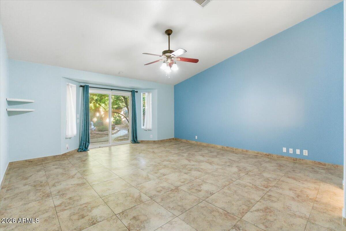 2240 E KENWOOD Street