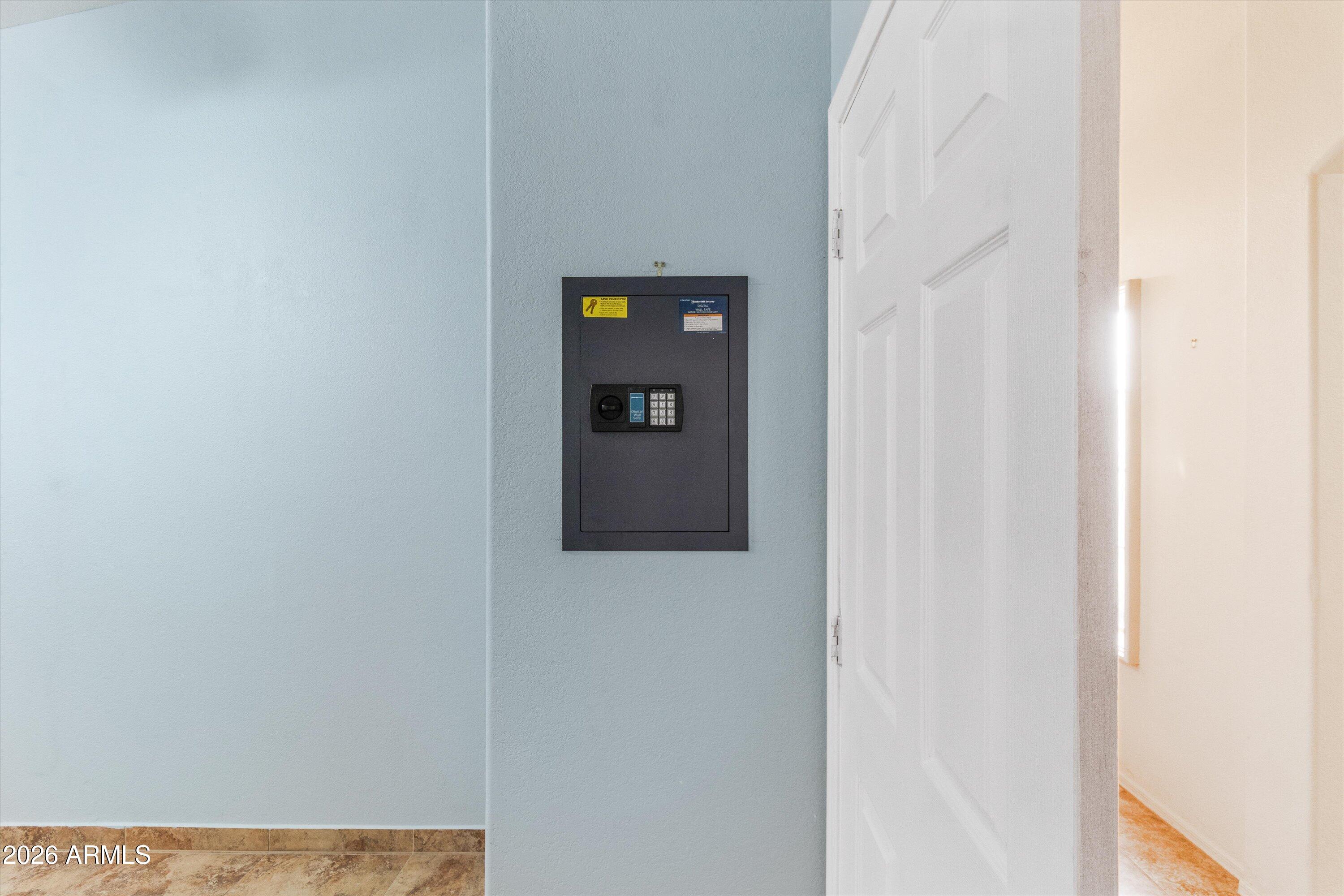 2240 E KENWOOD Street