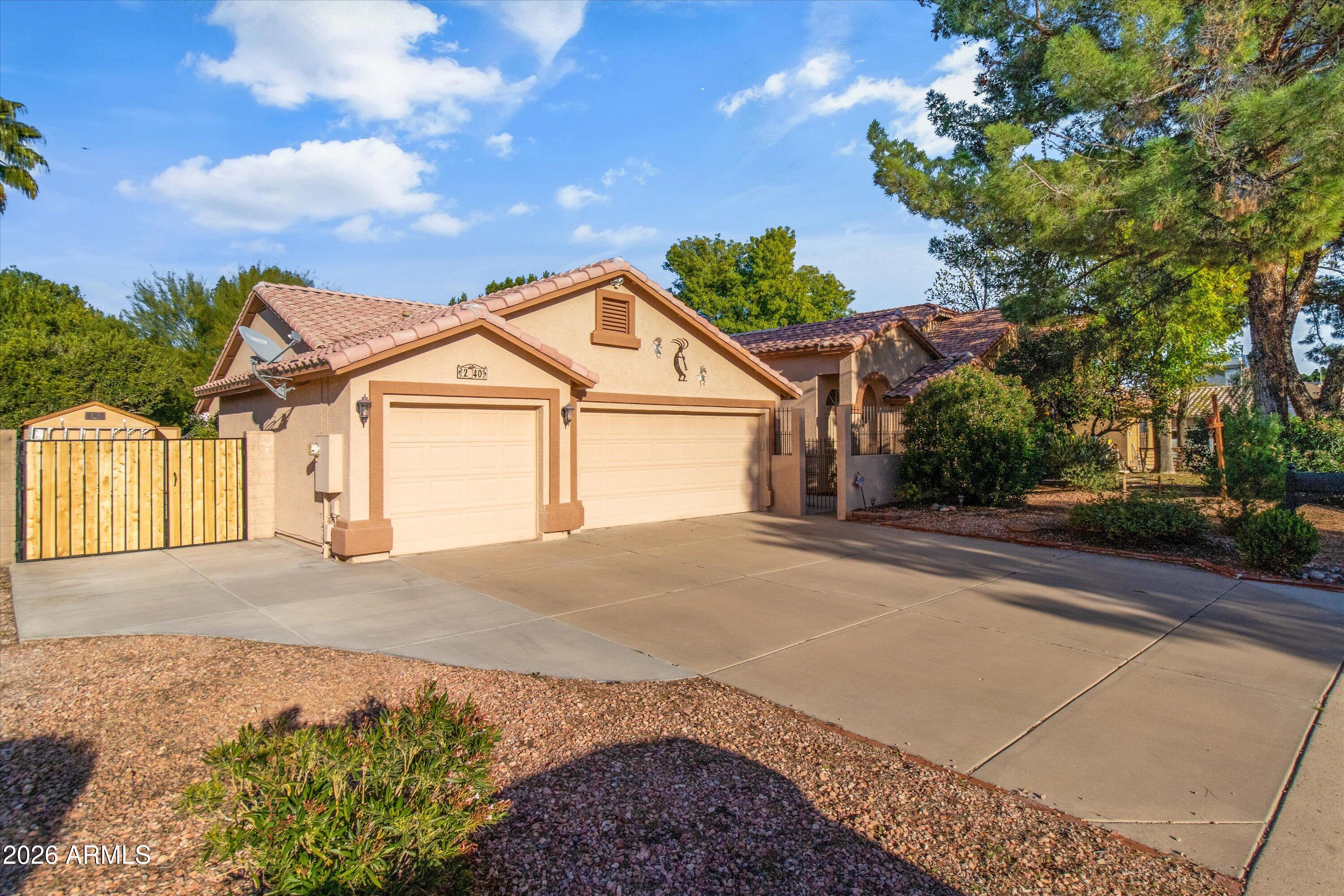 2240 E KENWOOD Street