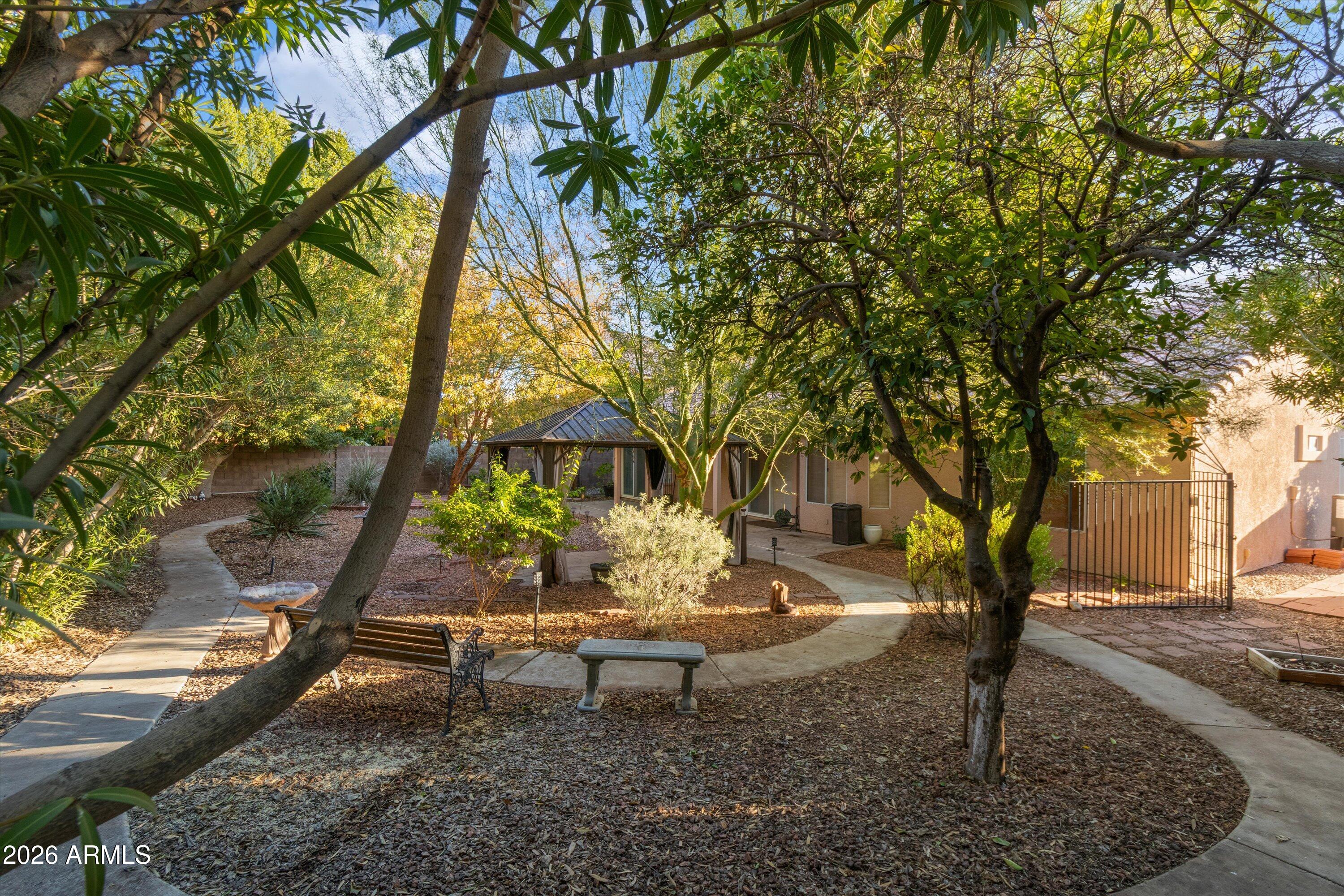 2240 E KENWOOD Street