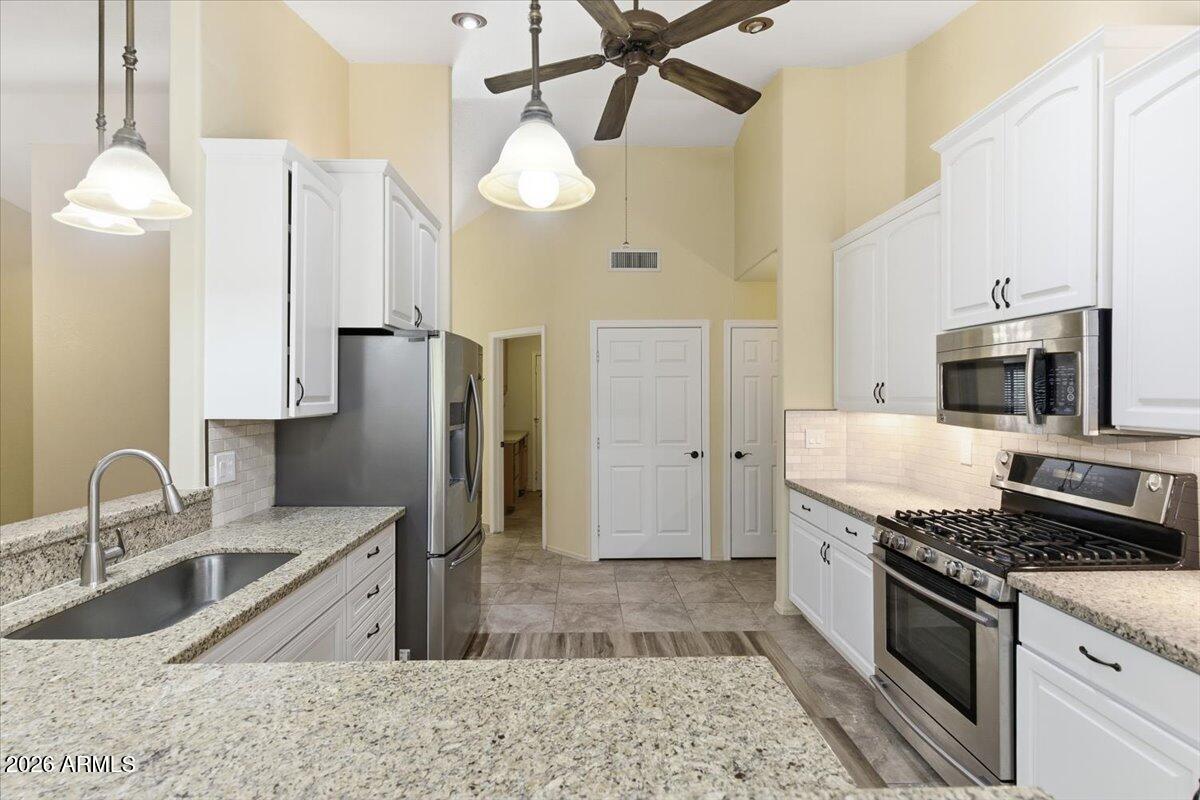 2240 E KENWOOD Street