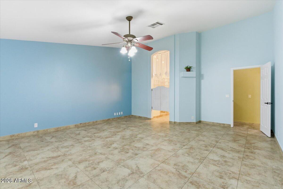 2240 E KENWOOD Street