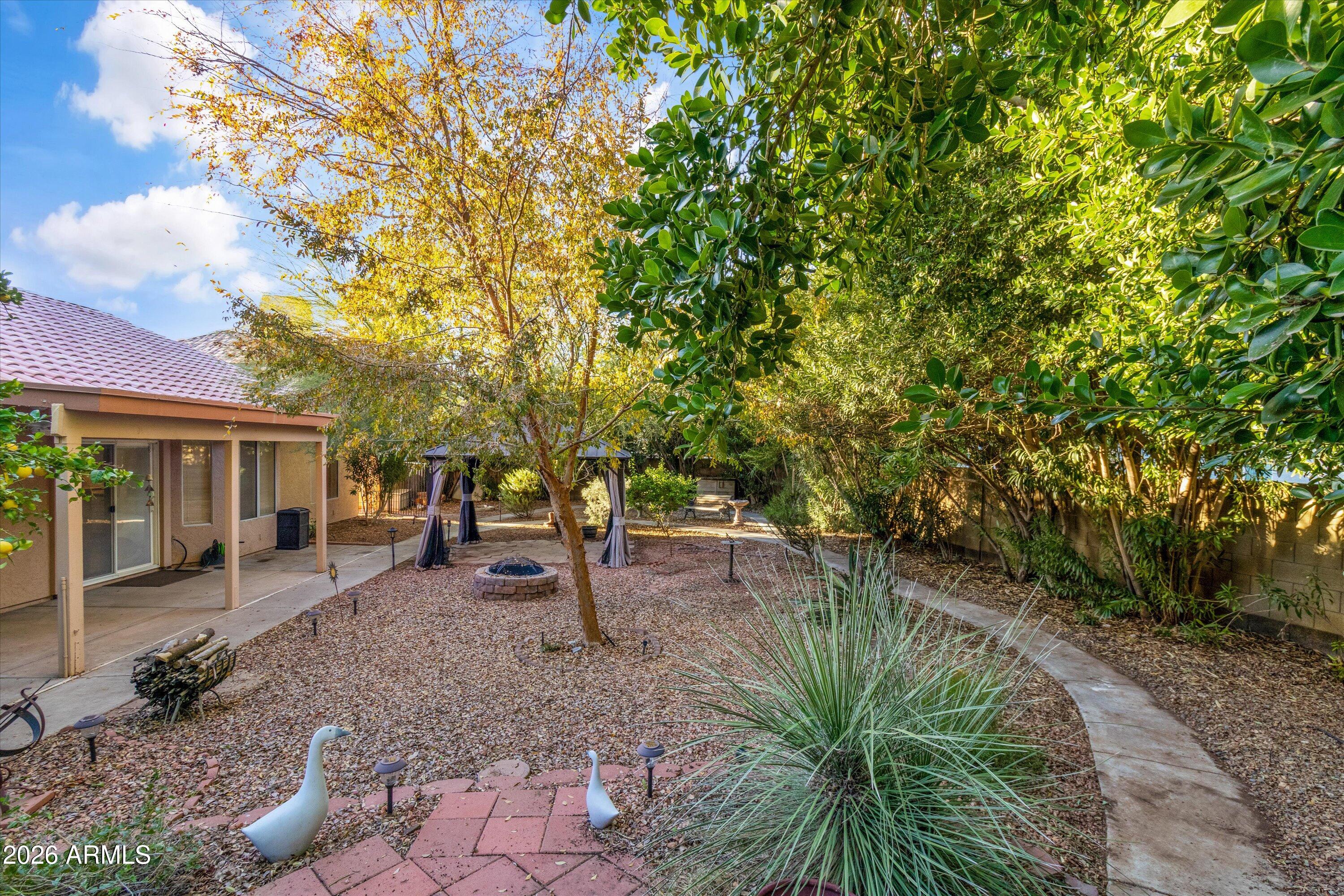 2240 E KENWOOD Street