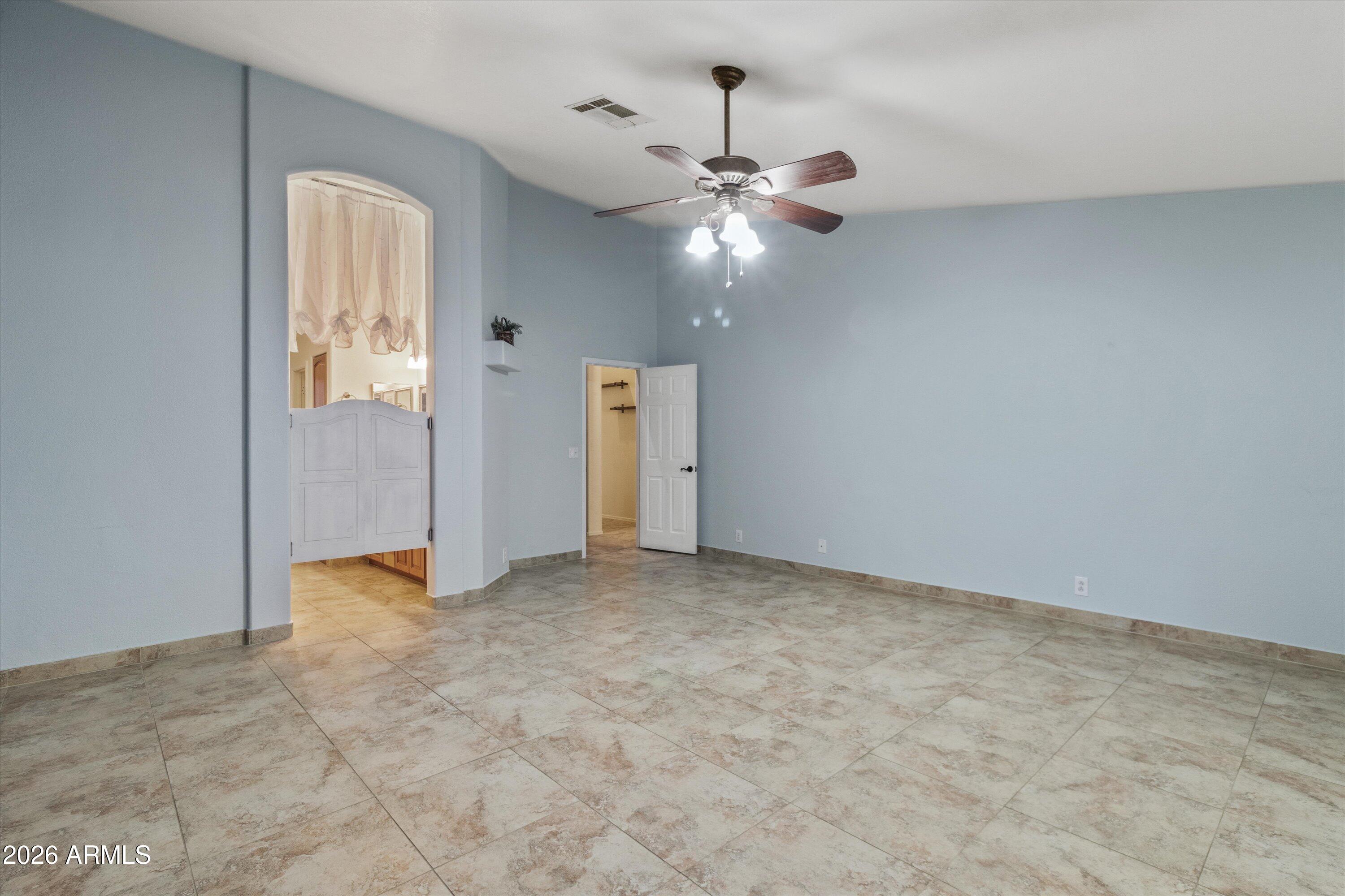 2240 E KENWOOD Street