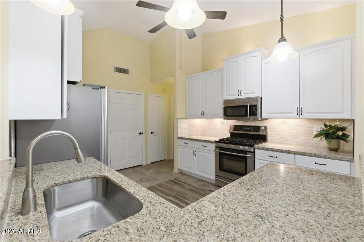 2240 E KENWOOD Street