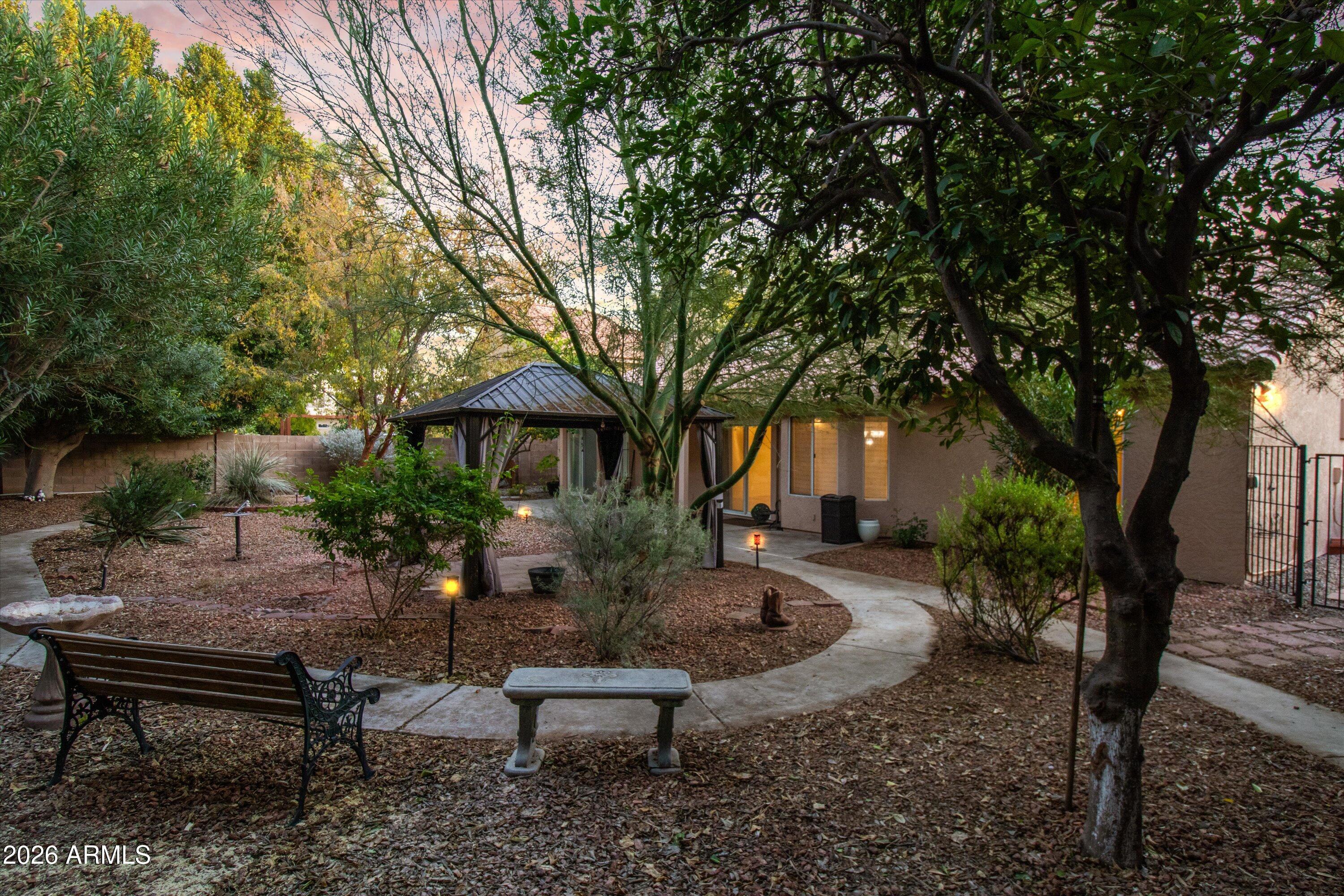 2240 E KENWOOD Street