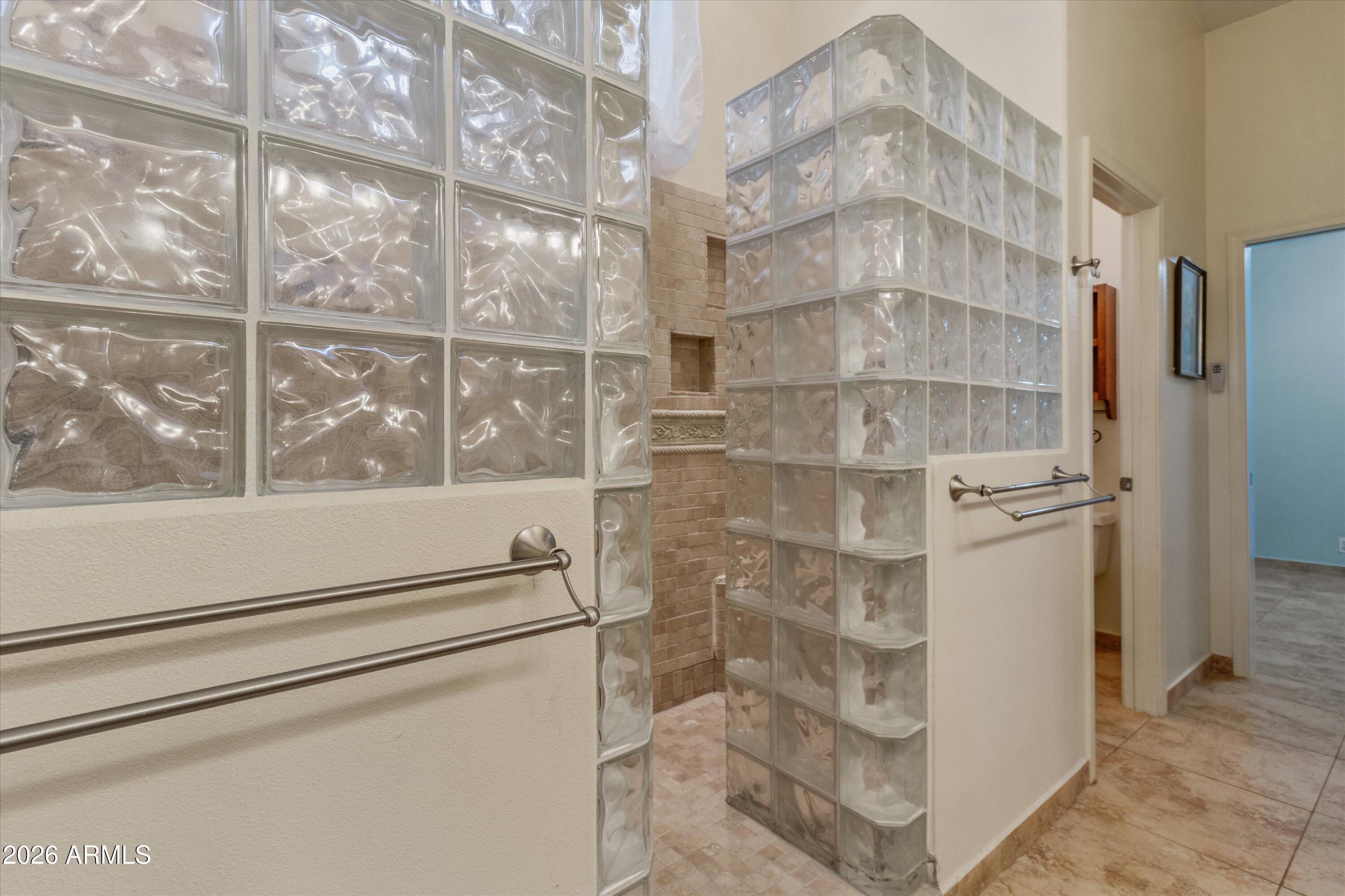 2240 E KENWOOD Street