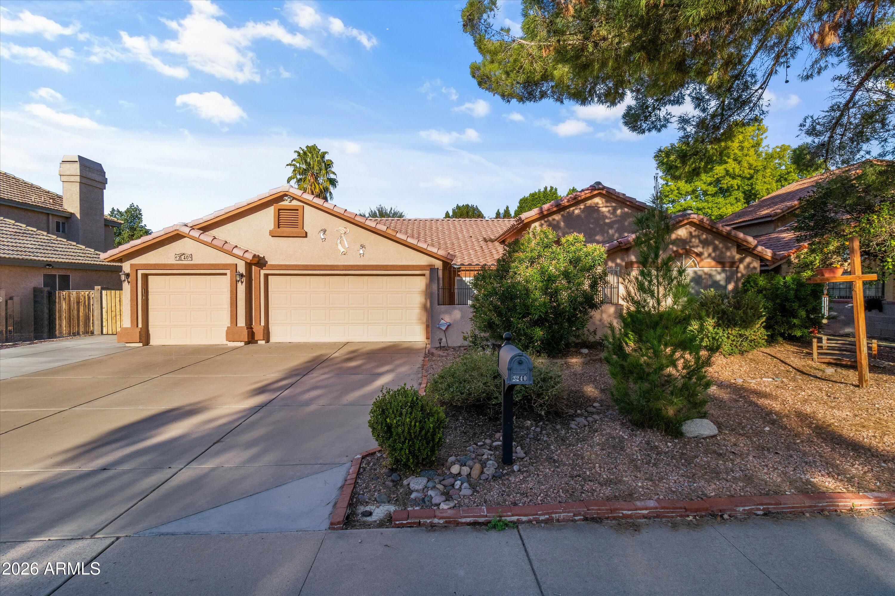 2240 E KENWOOD Street