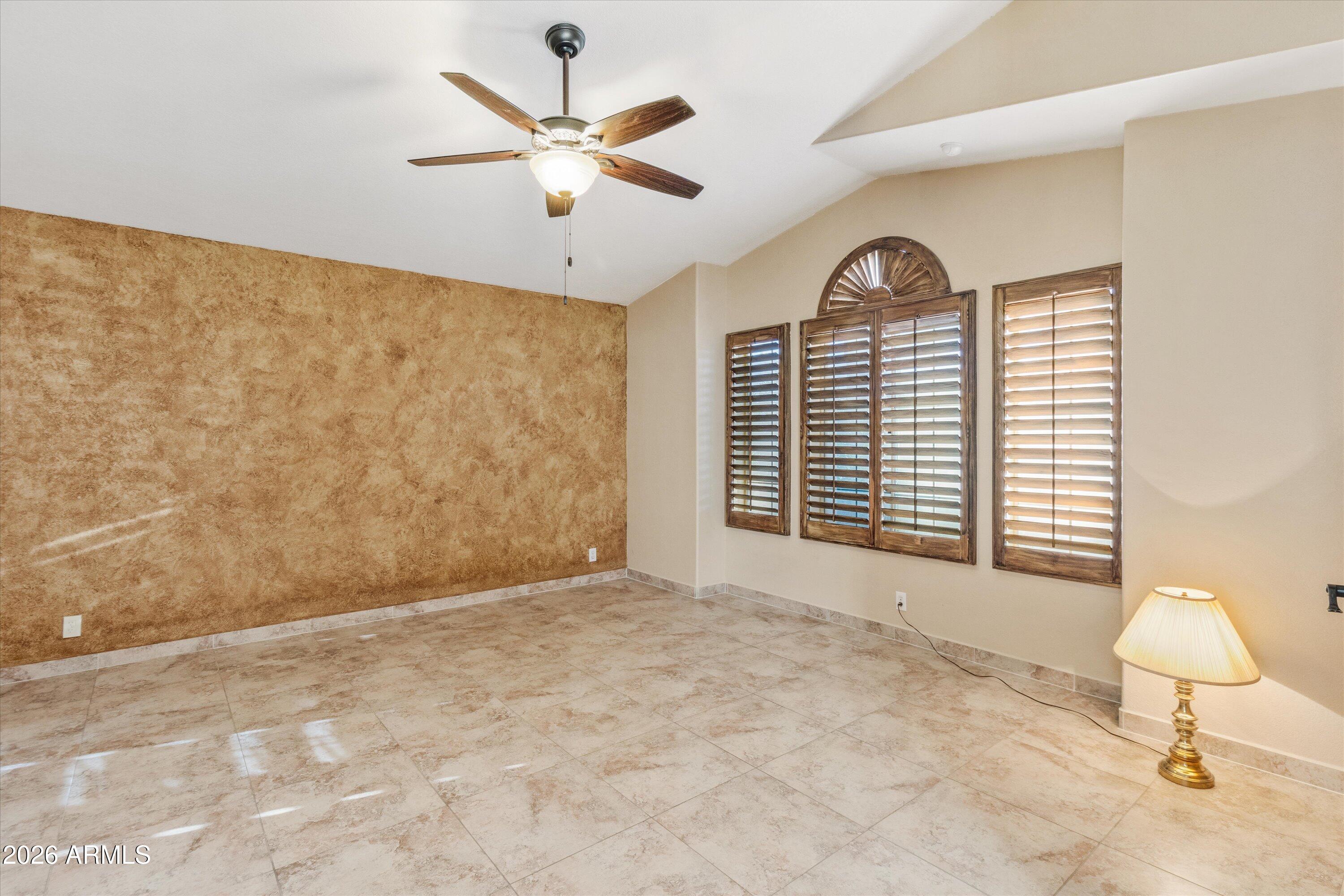 2240 E KENWOOD Street