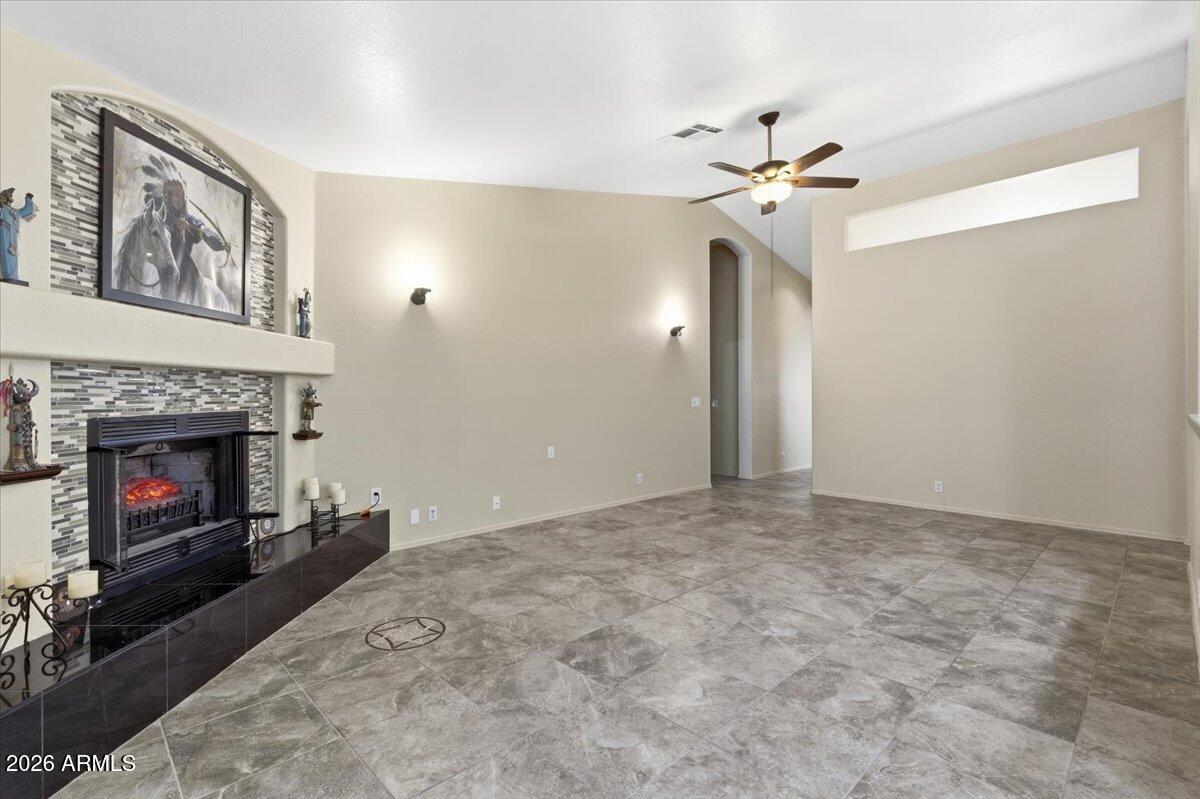 2240 E KENWOOD Street