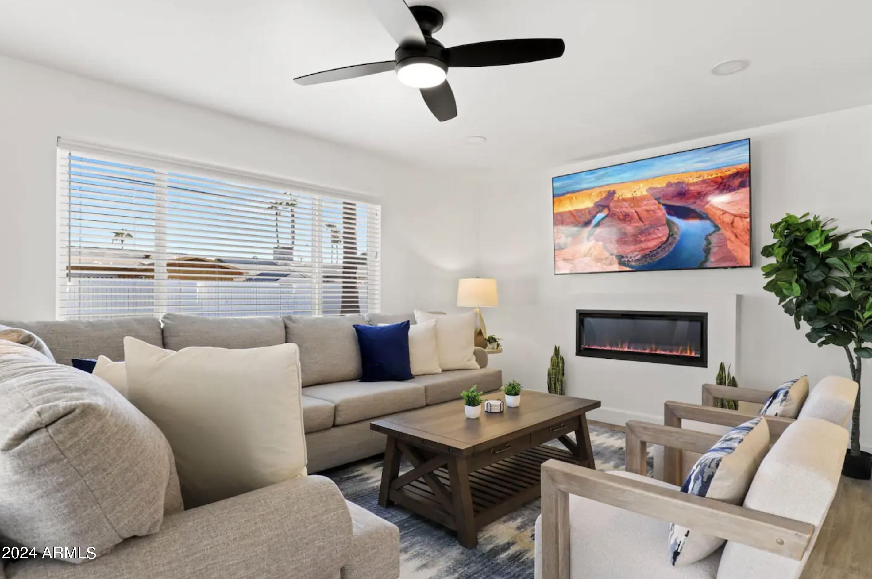 8619 E ROANOKE Avenue