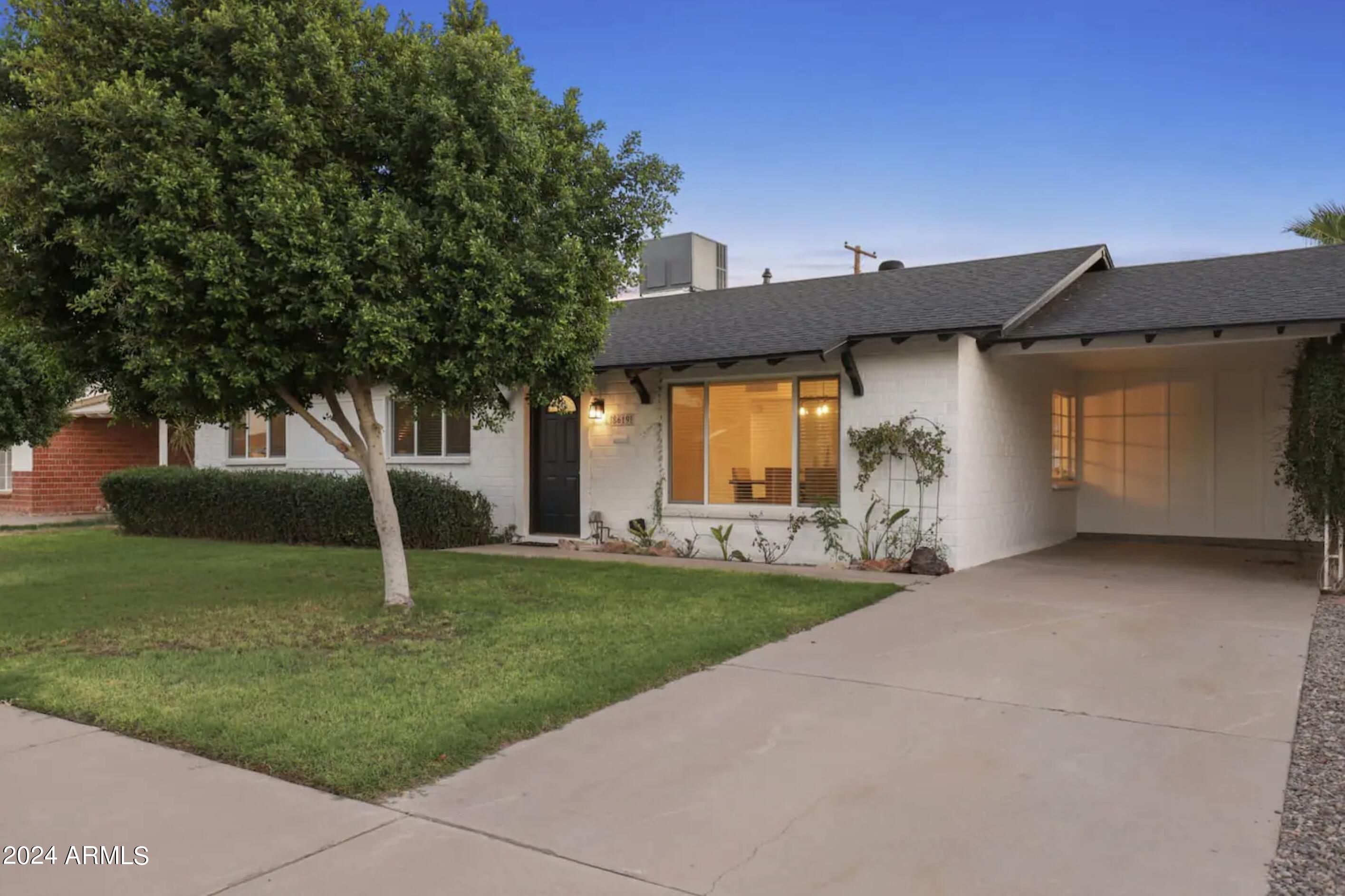 8619 E ROANOKE Avenue