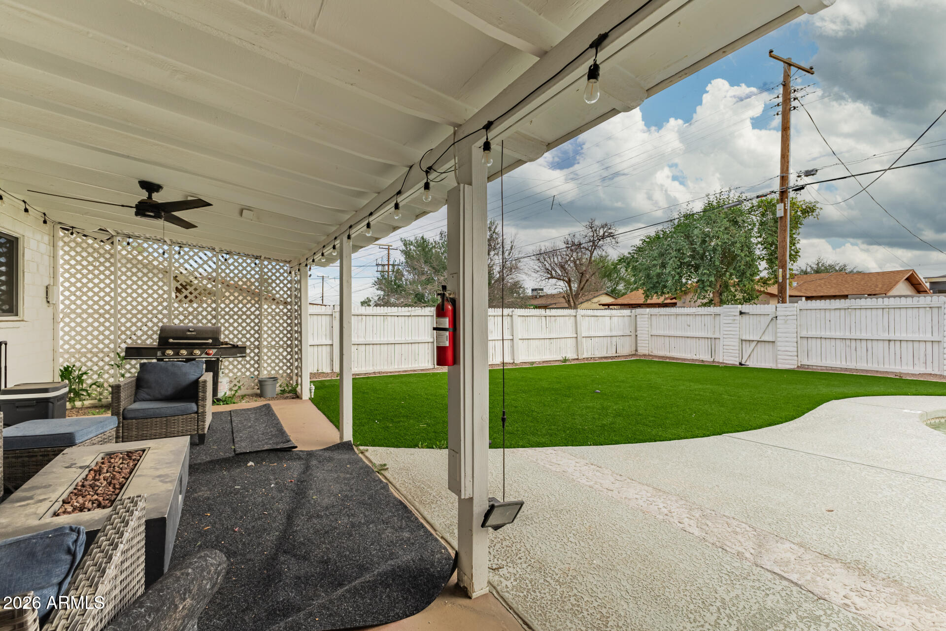 8619 E ROANOKE Avenue