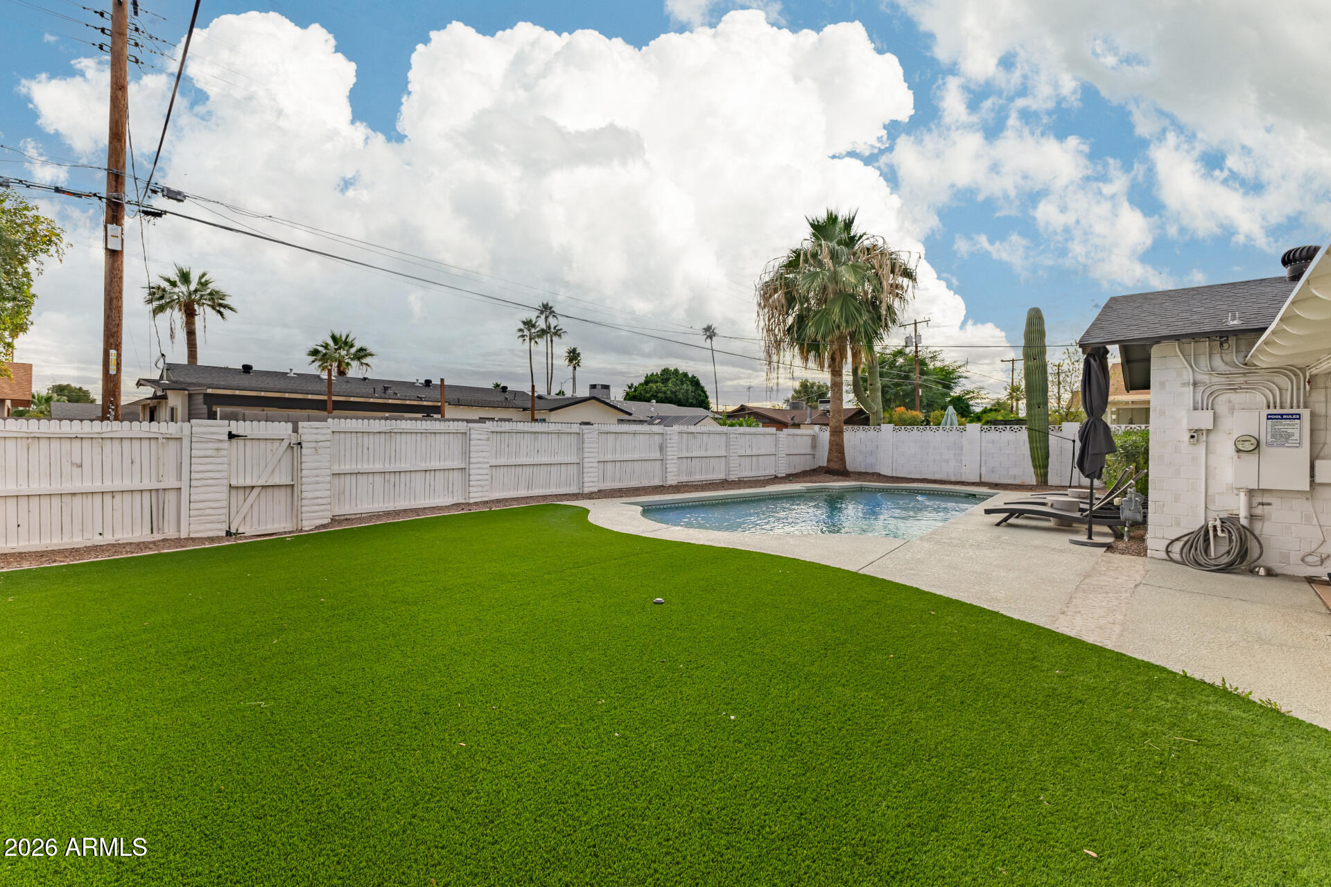 8619 E ROANOKE Avenue