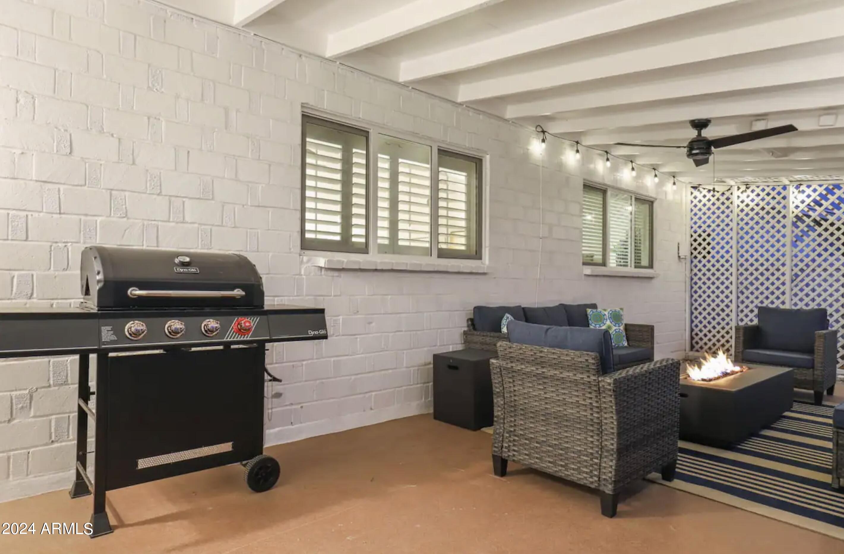 8619 E ROANOKE Avenue