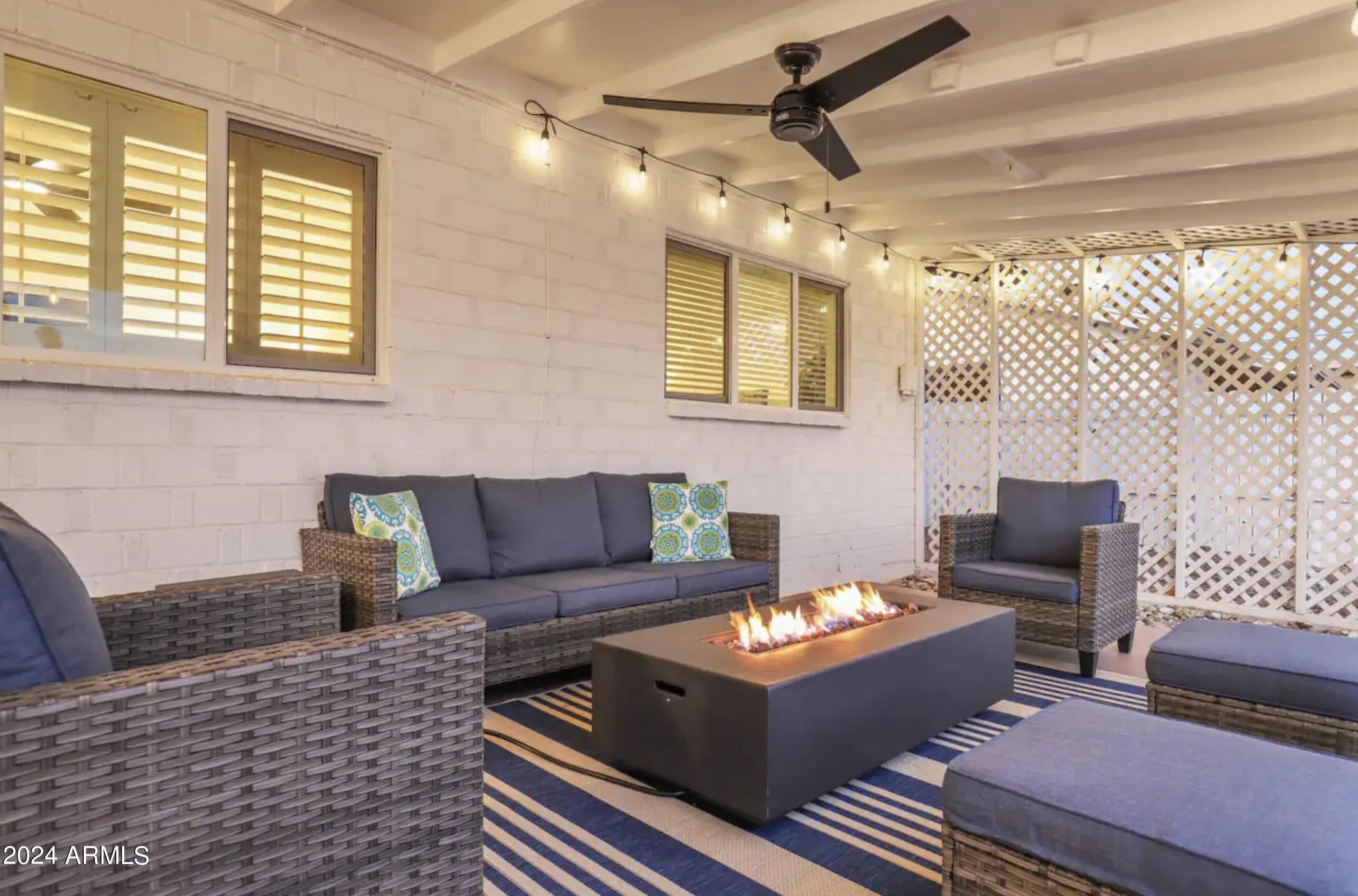 8619 E ROANOKE Avenue