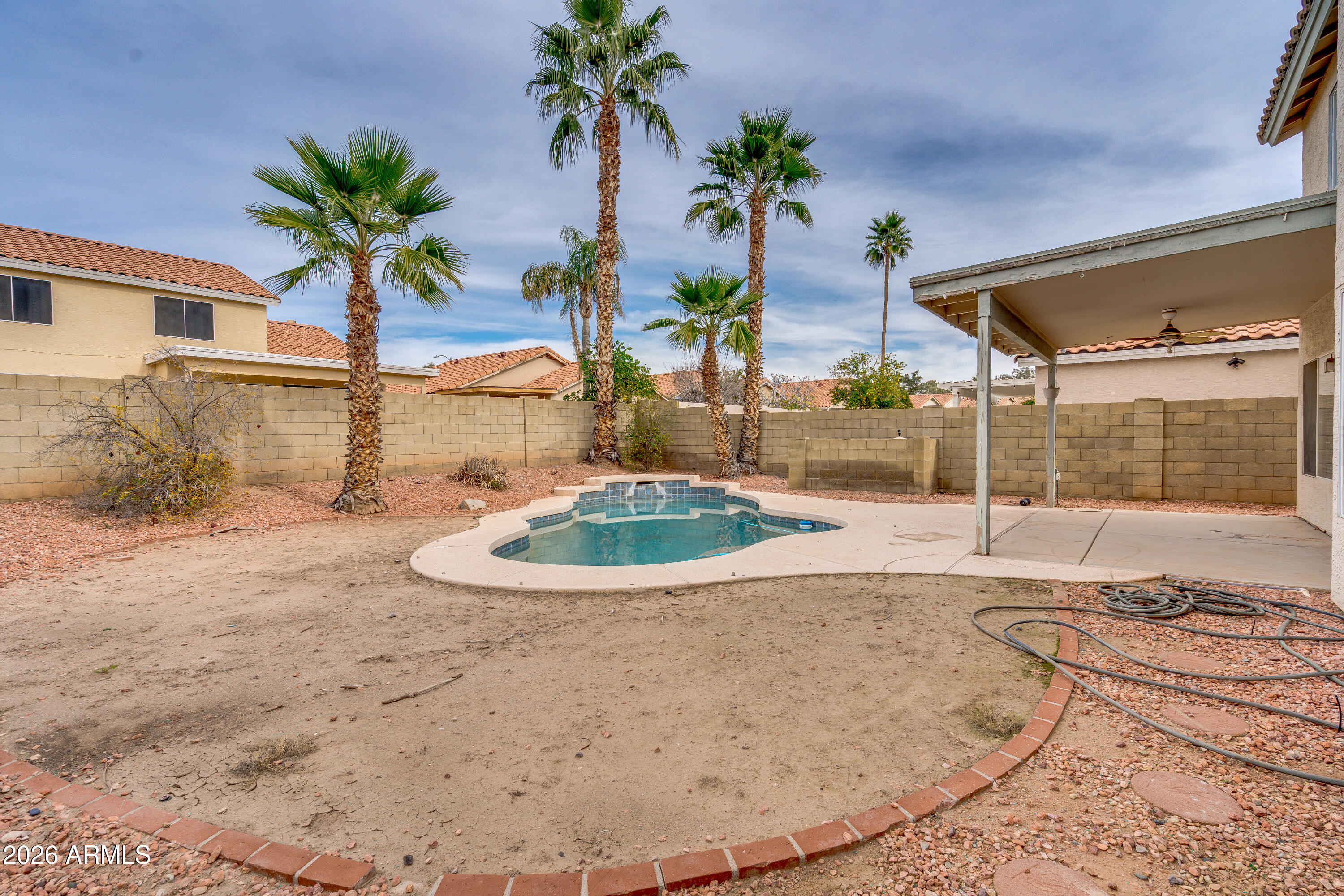 1304 E MURIEL Drive