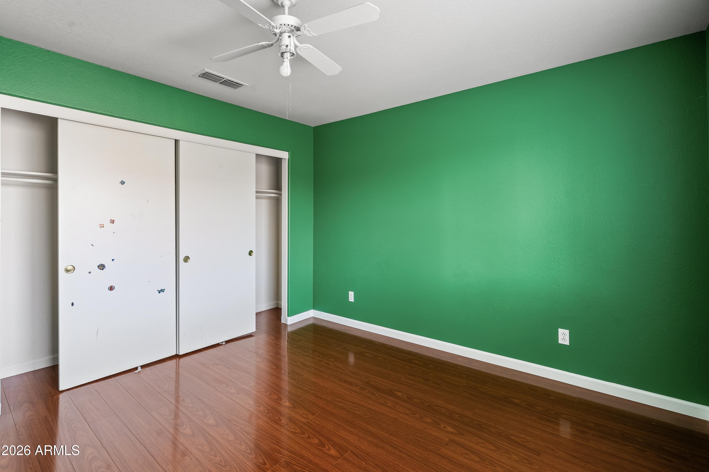 1304 E MURIEL Drive
