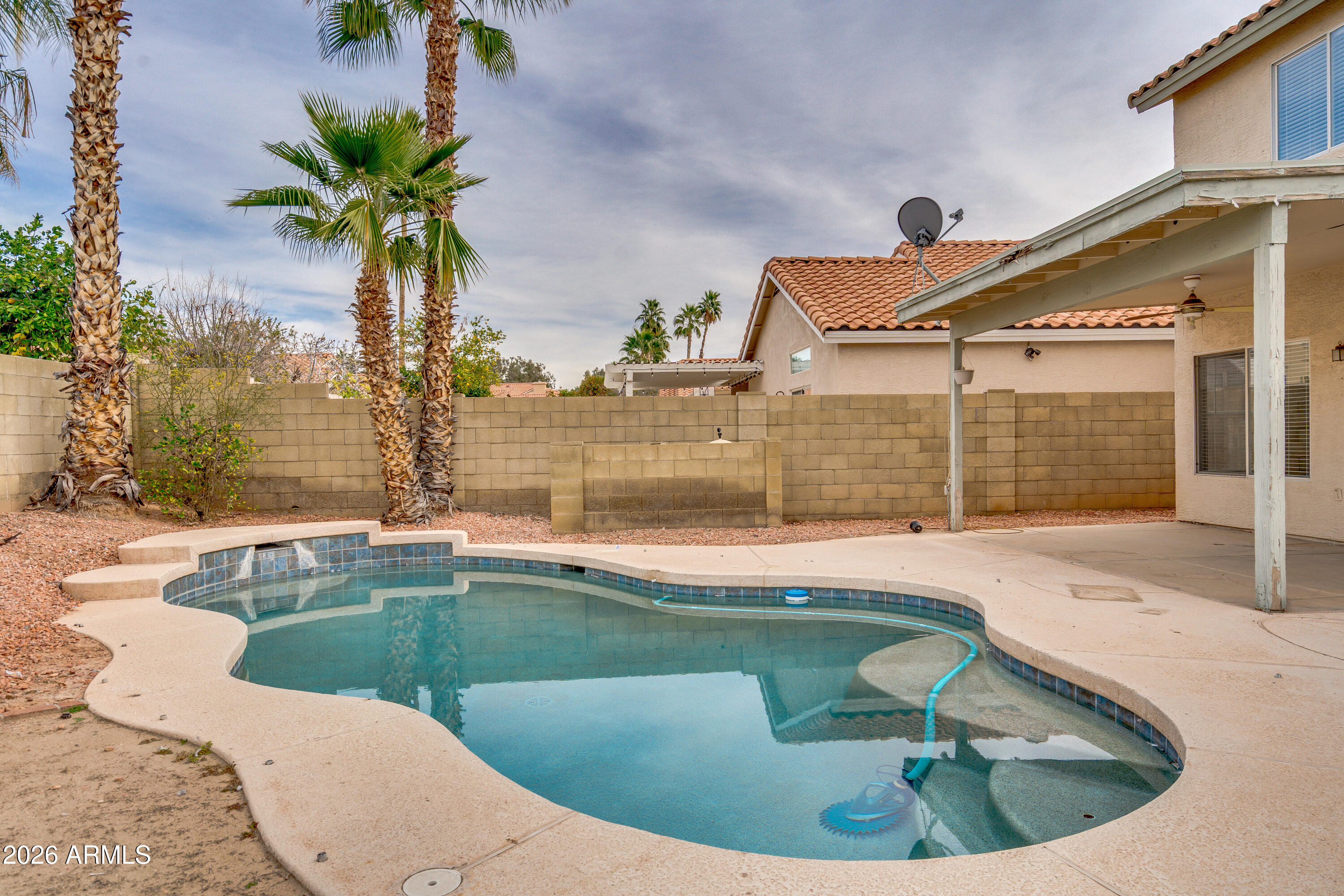 1304 E MURIEL Drive