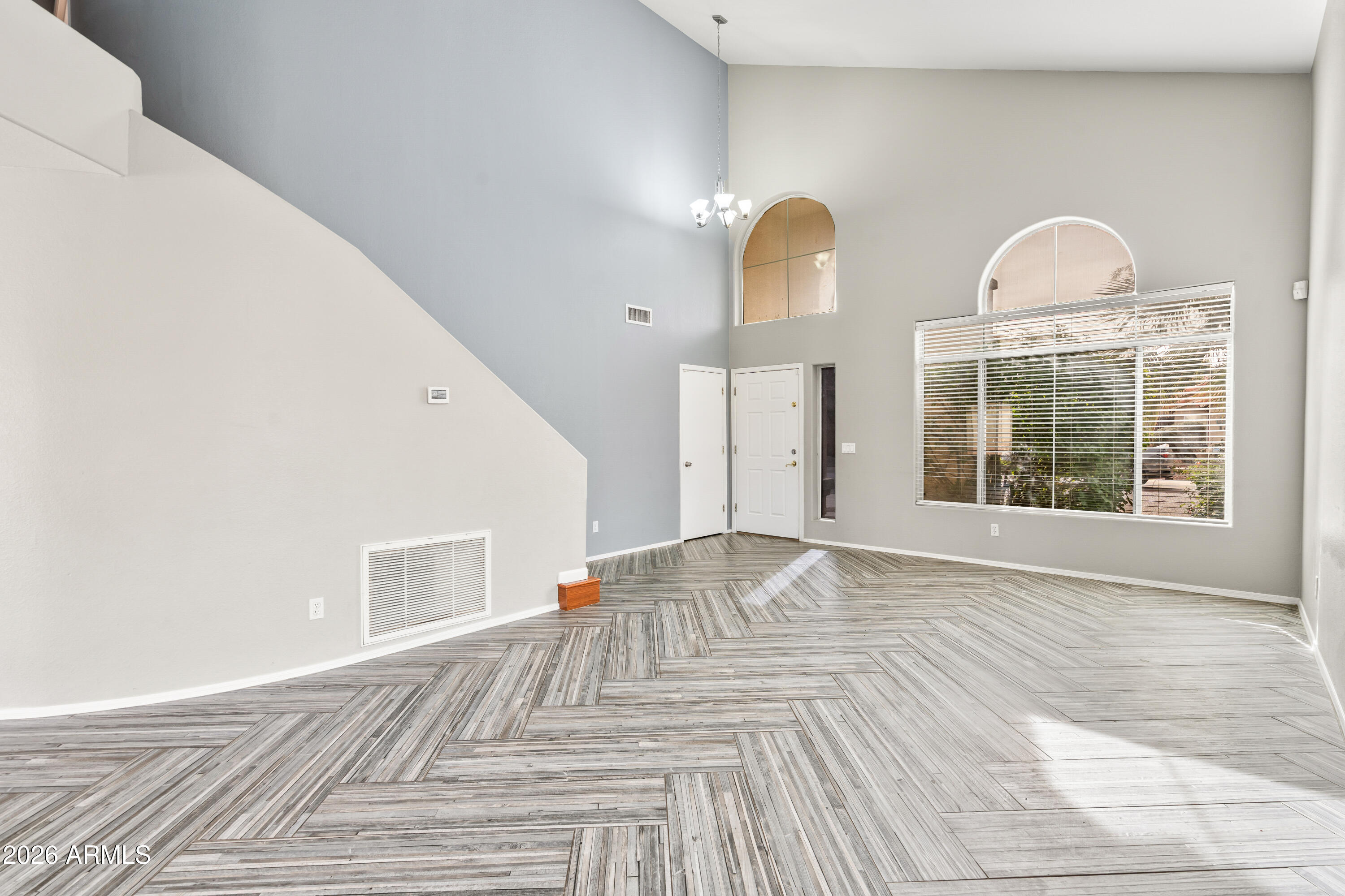 1304 E MURIEL Drive