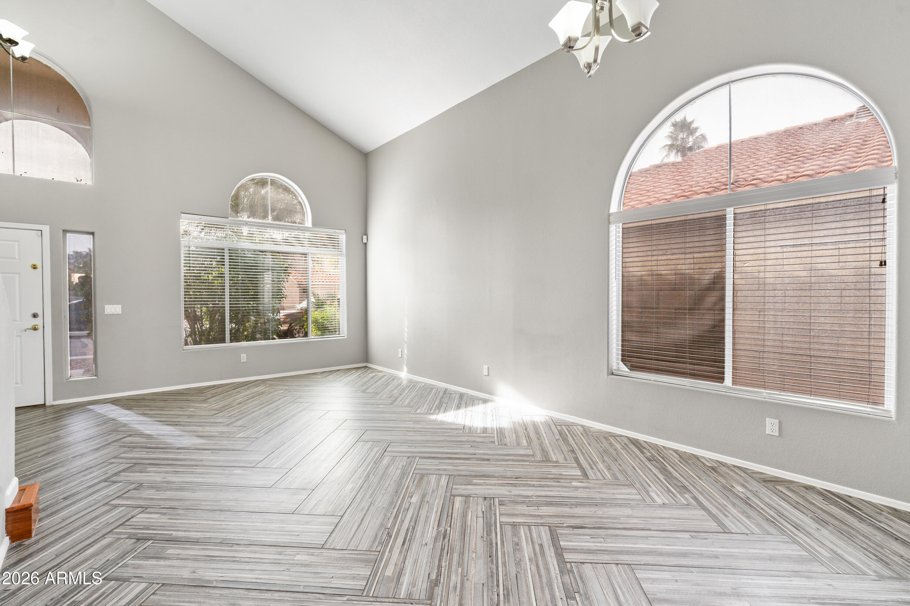 1304 E MURIEL Drive