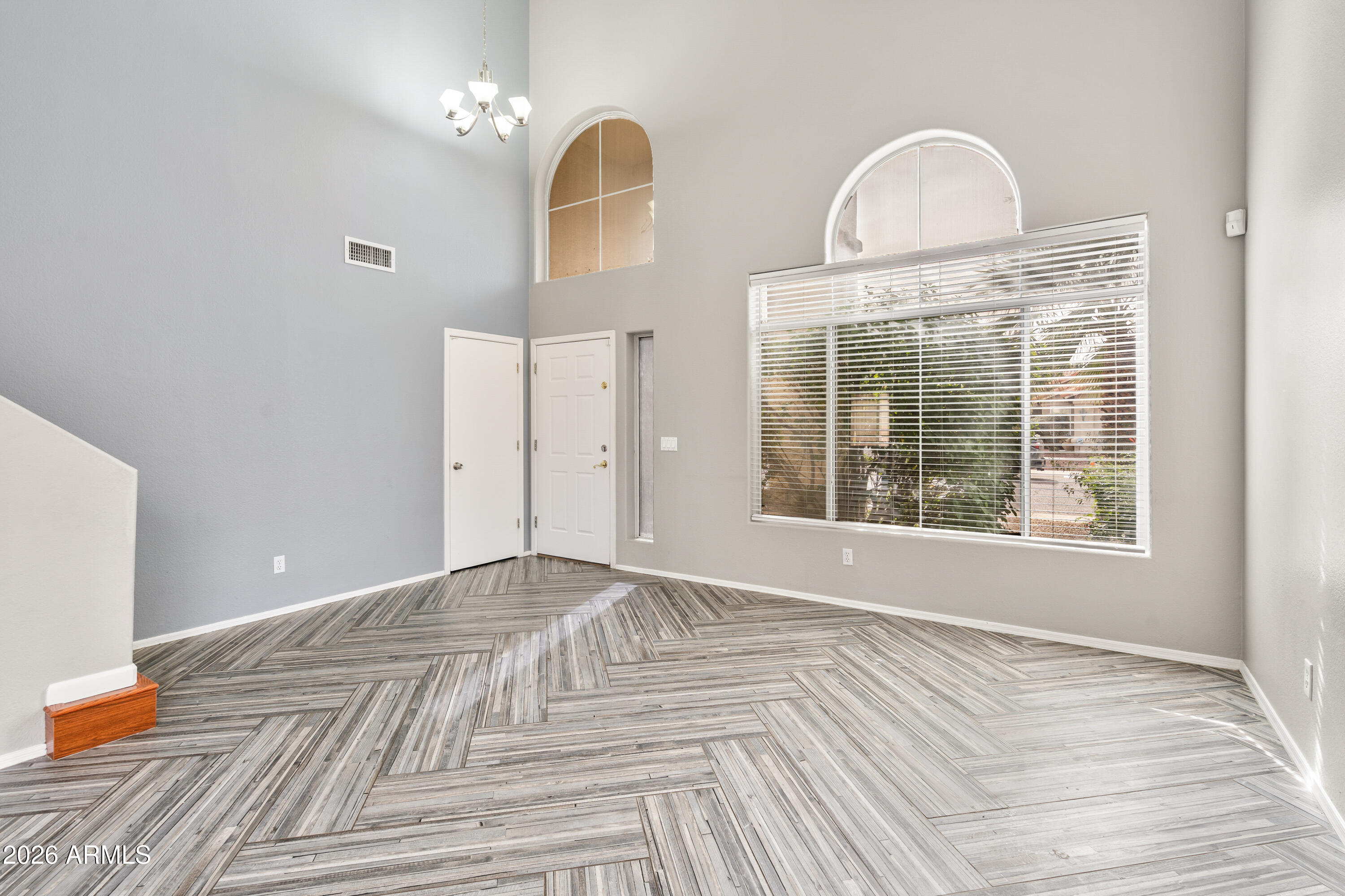 1304 E MURIEL Drive