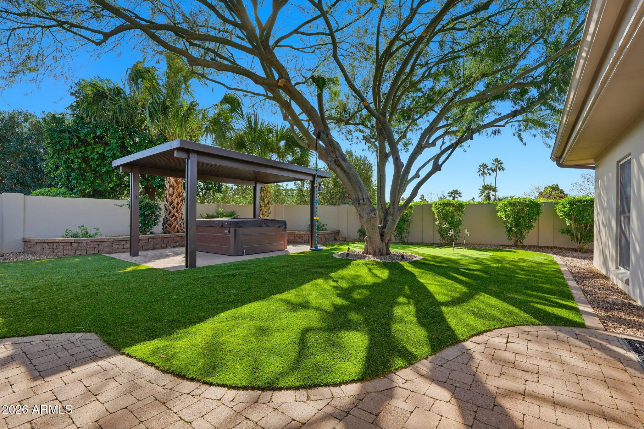 8121 E DEL PLOMO Drive