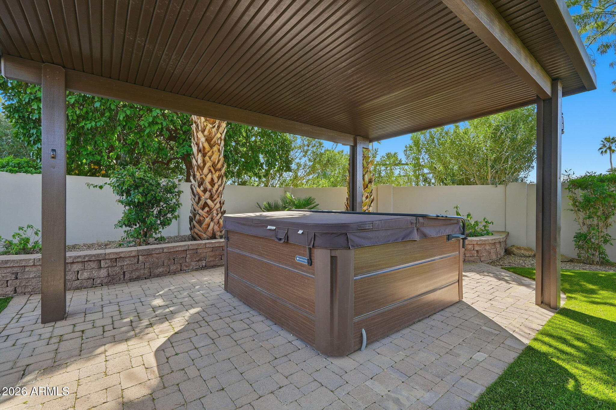 8121 E DEL PLOMO Drive