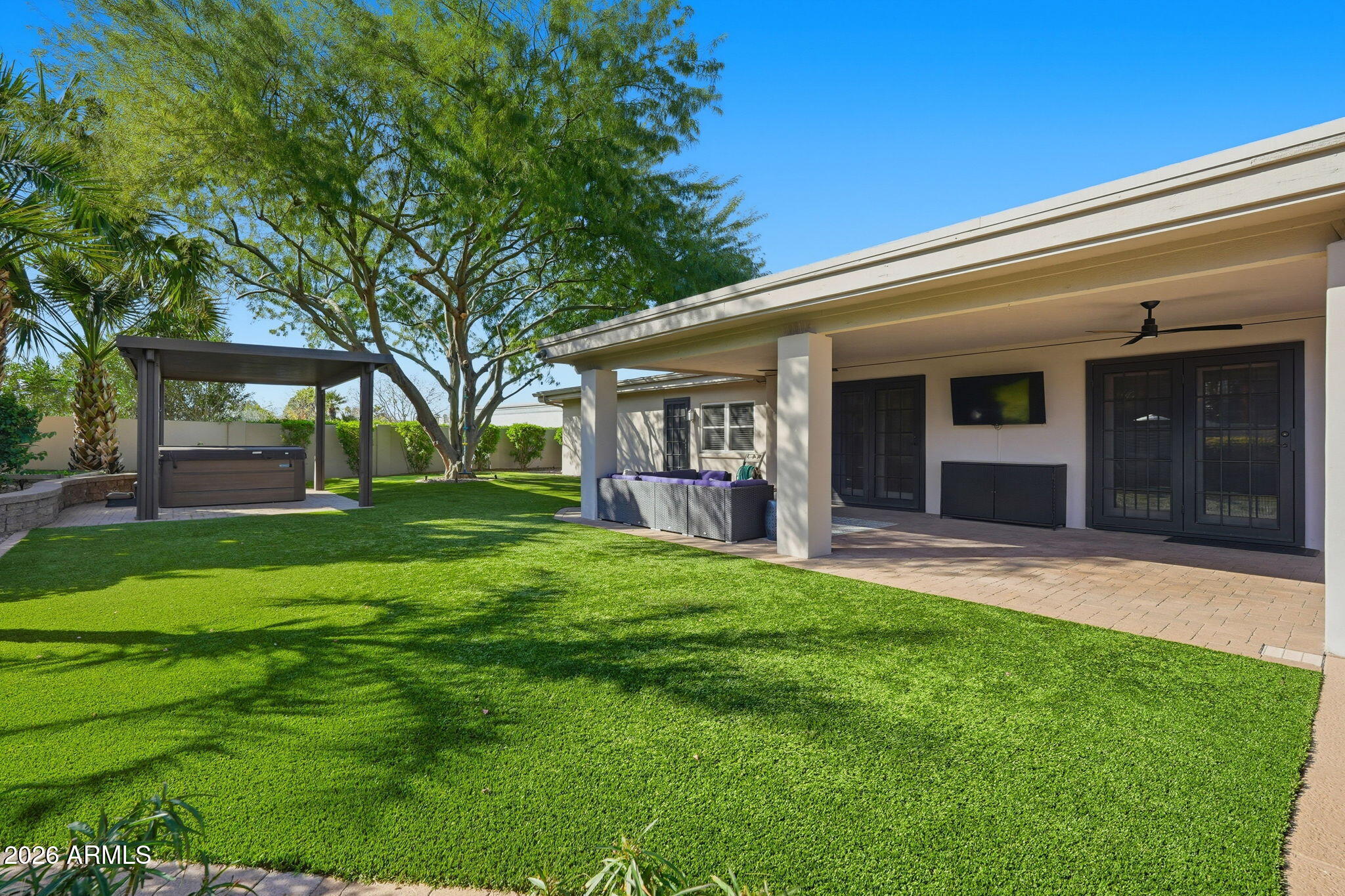 8121 E DEL PLOMO Drive