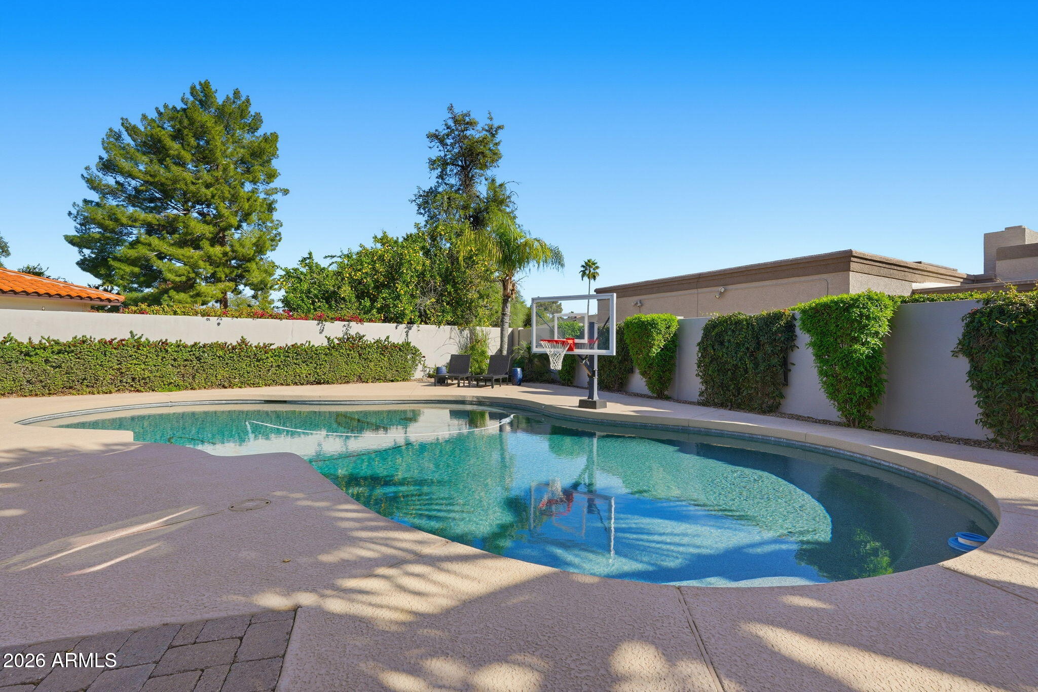 8121 E DEL PLOMO Drive