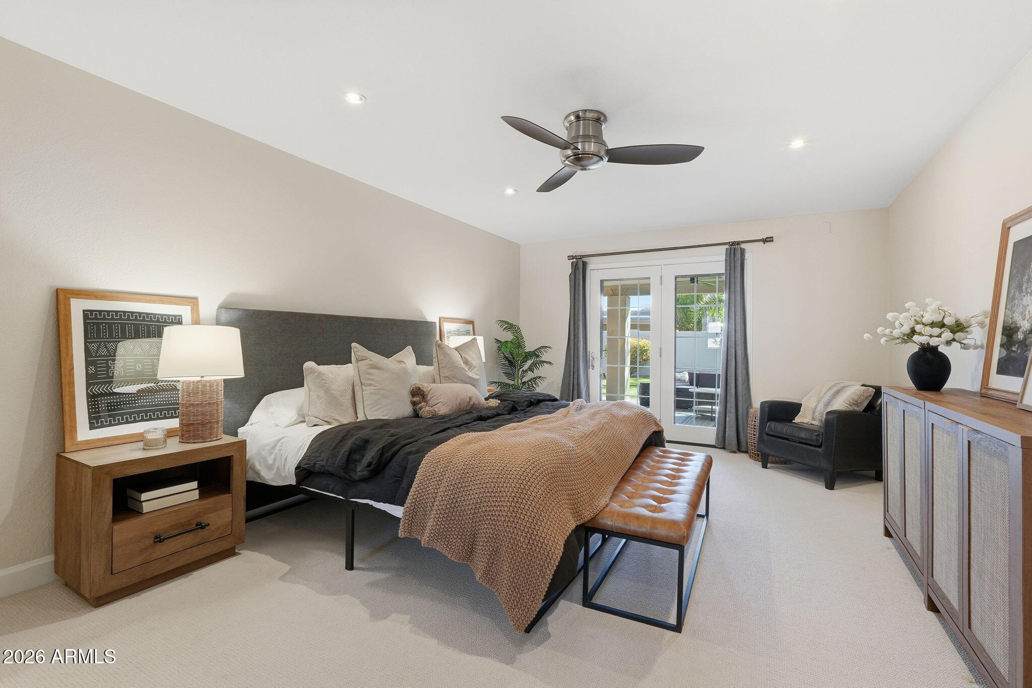 8121 E DEL PLOMO Drive