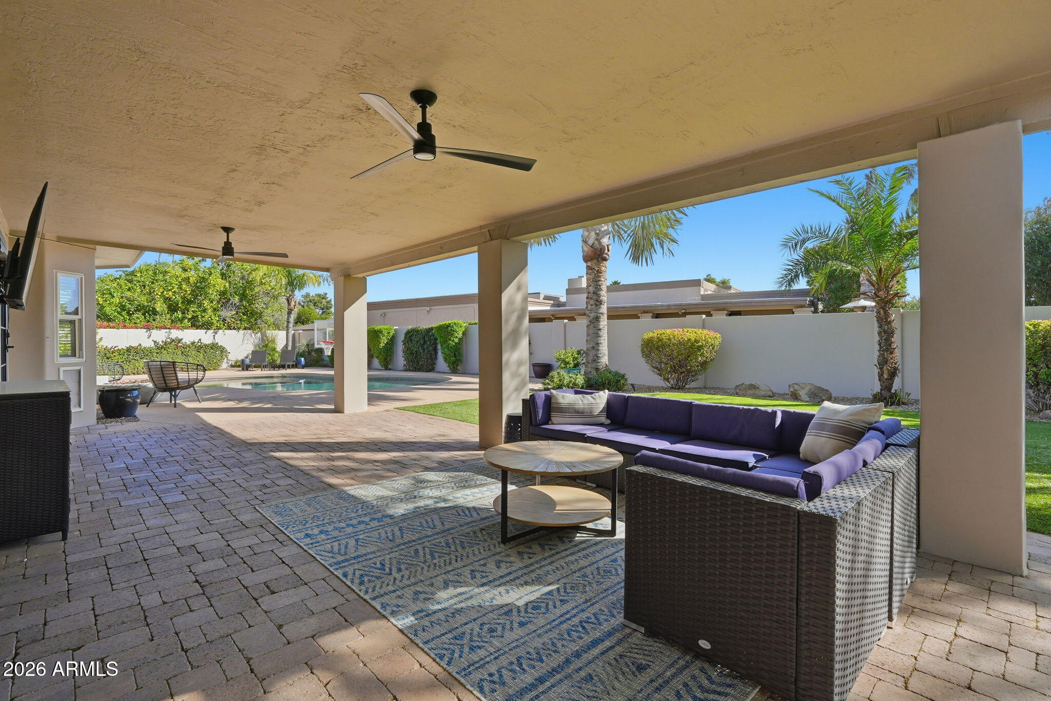 8121 E DEL PLOMO Drive