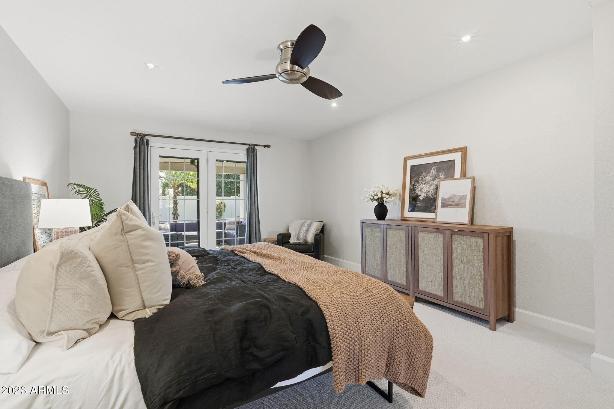 8121 E DEL PLOMO Drive