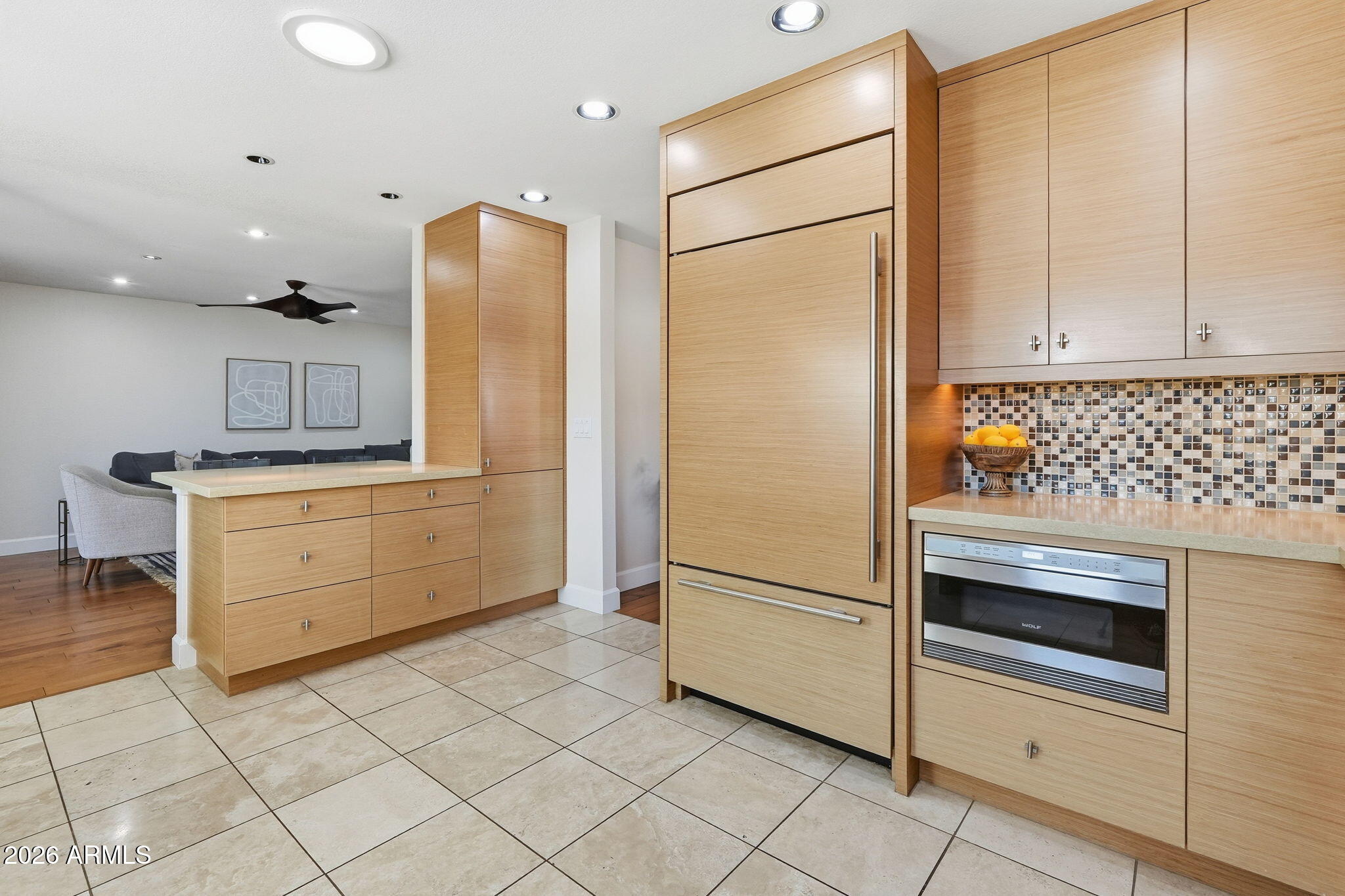 8121 E DEL PLOMO Drive