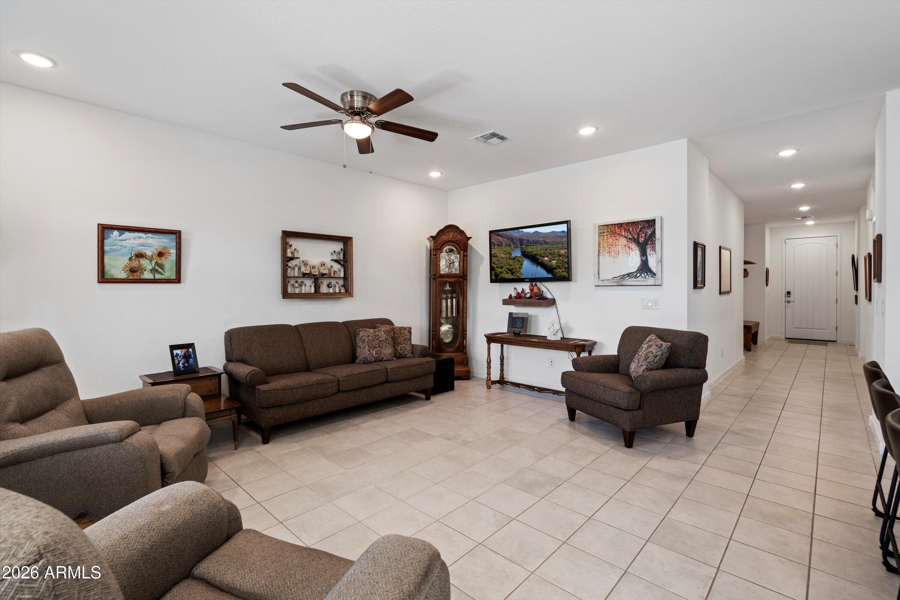 2511 E SAN MIGUEL Drive