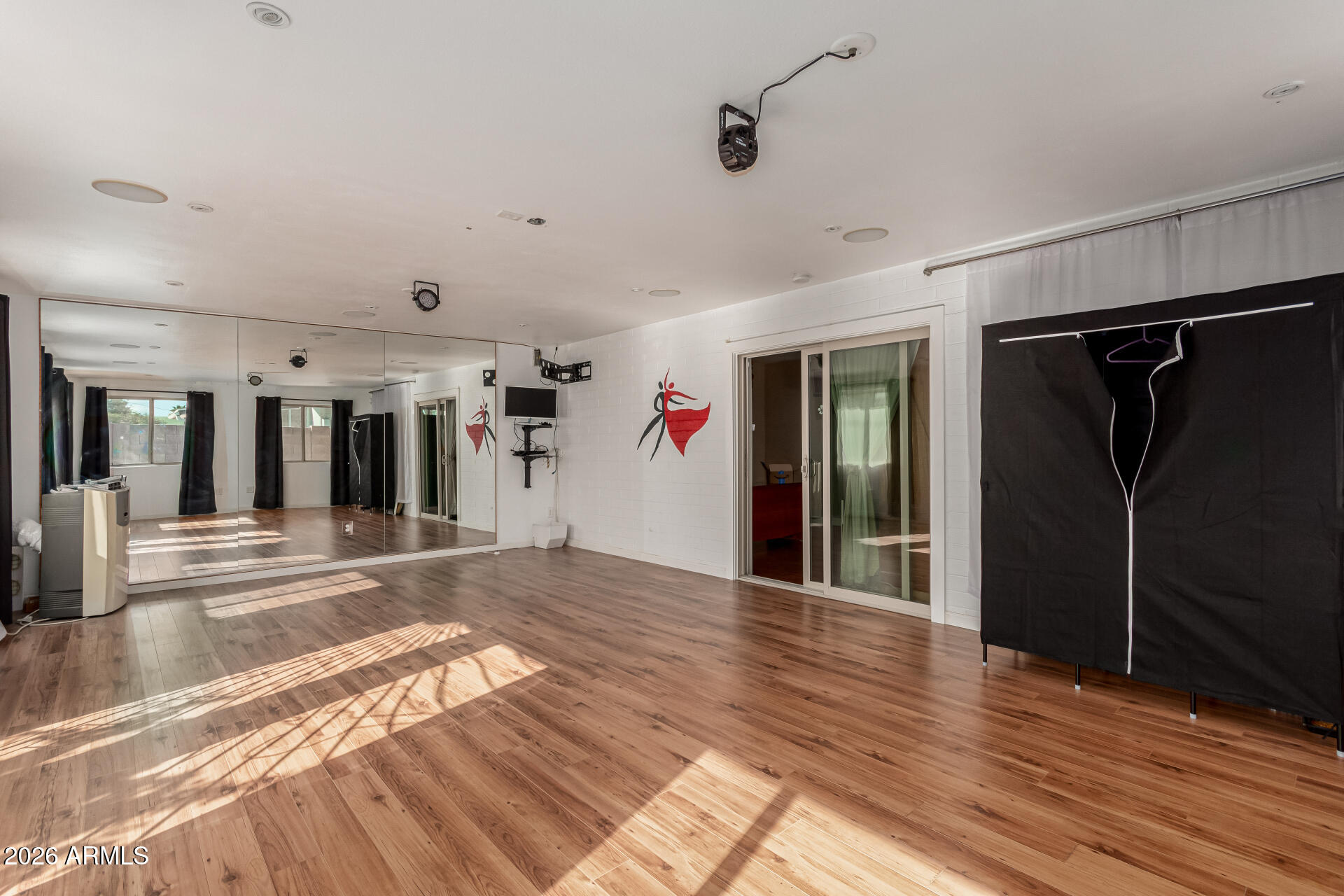 5301 W VERNON Avenue