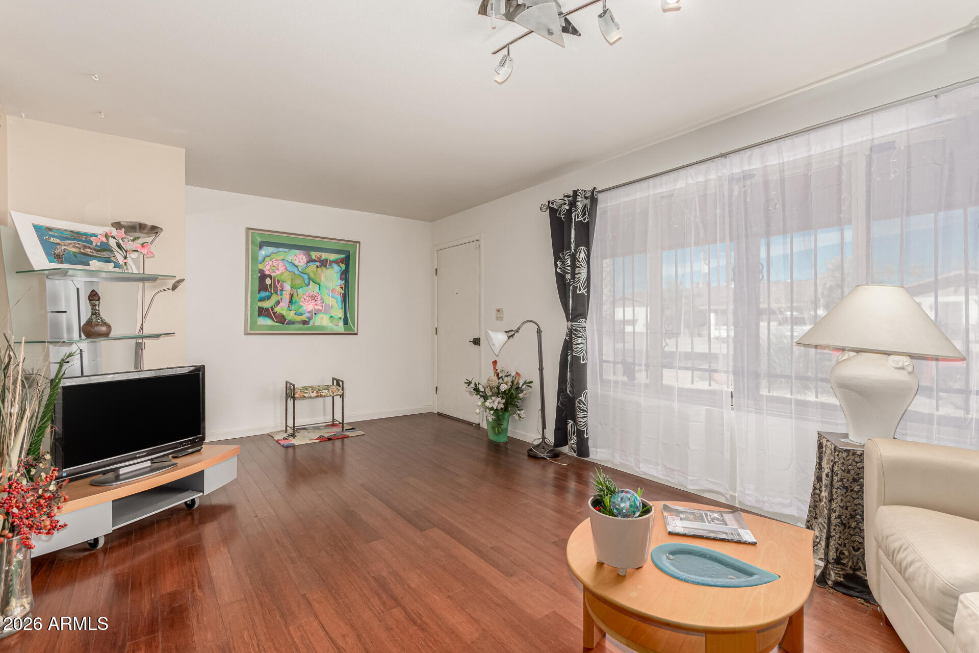 5301 W VERNON Avenue