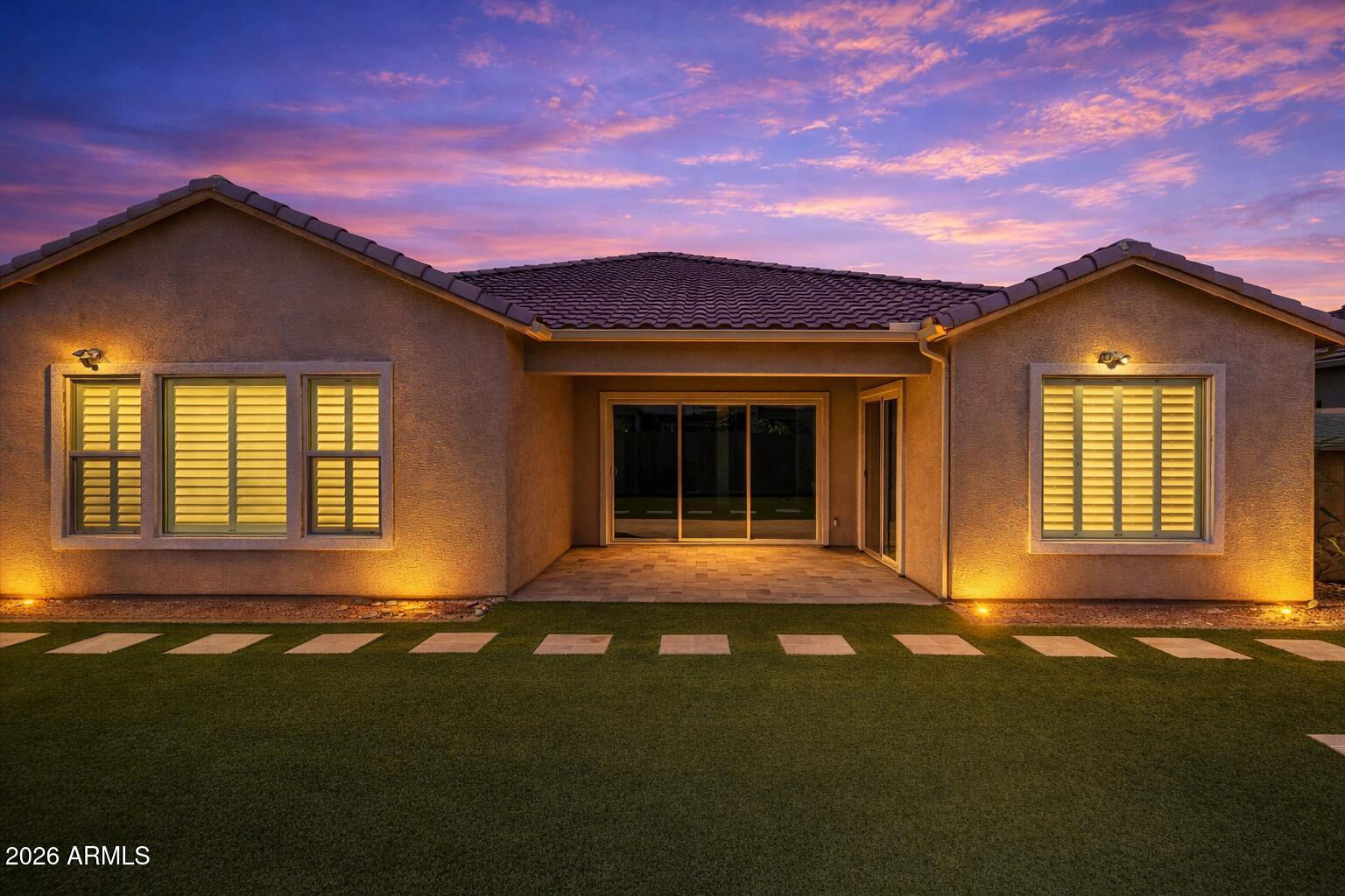 1073 E Holland Park Drive