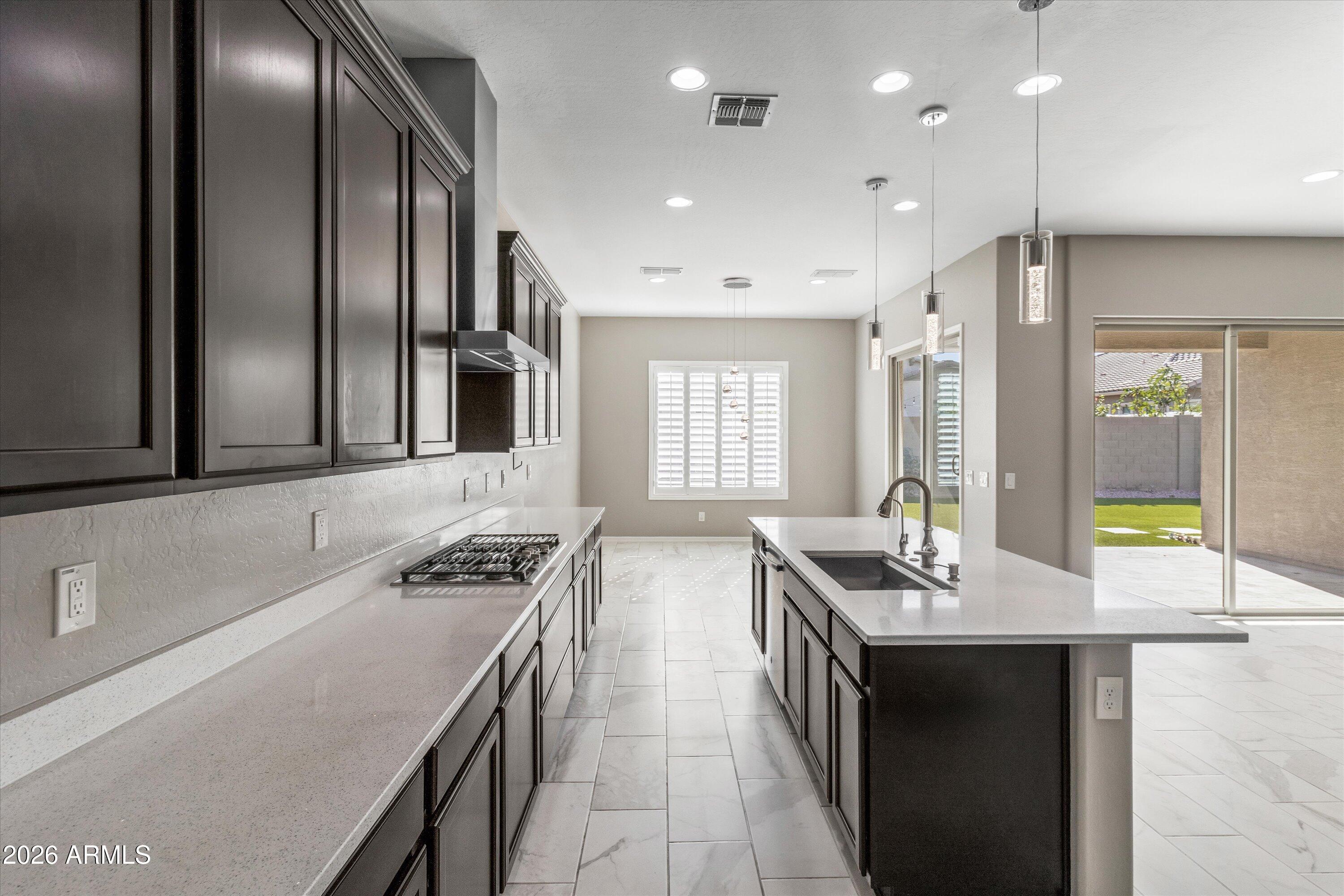 1073 E Holland Park Drive