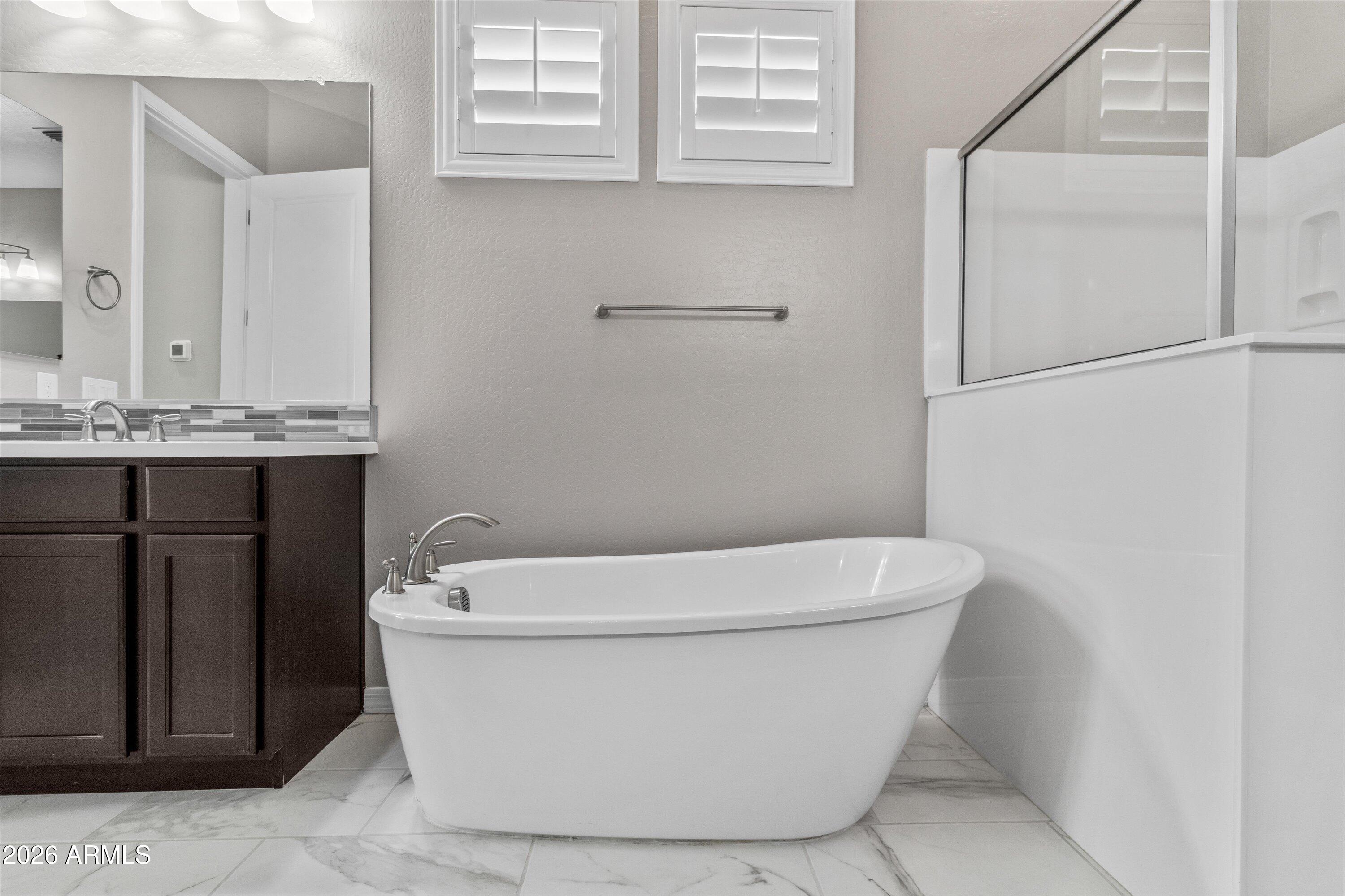 1073 E Holland Park Drive