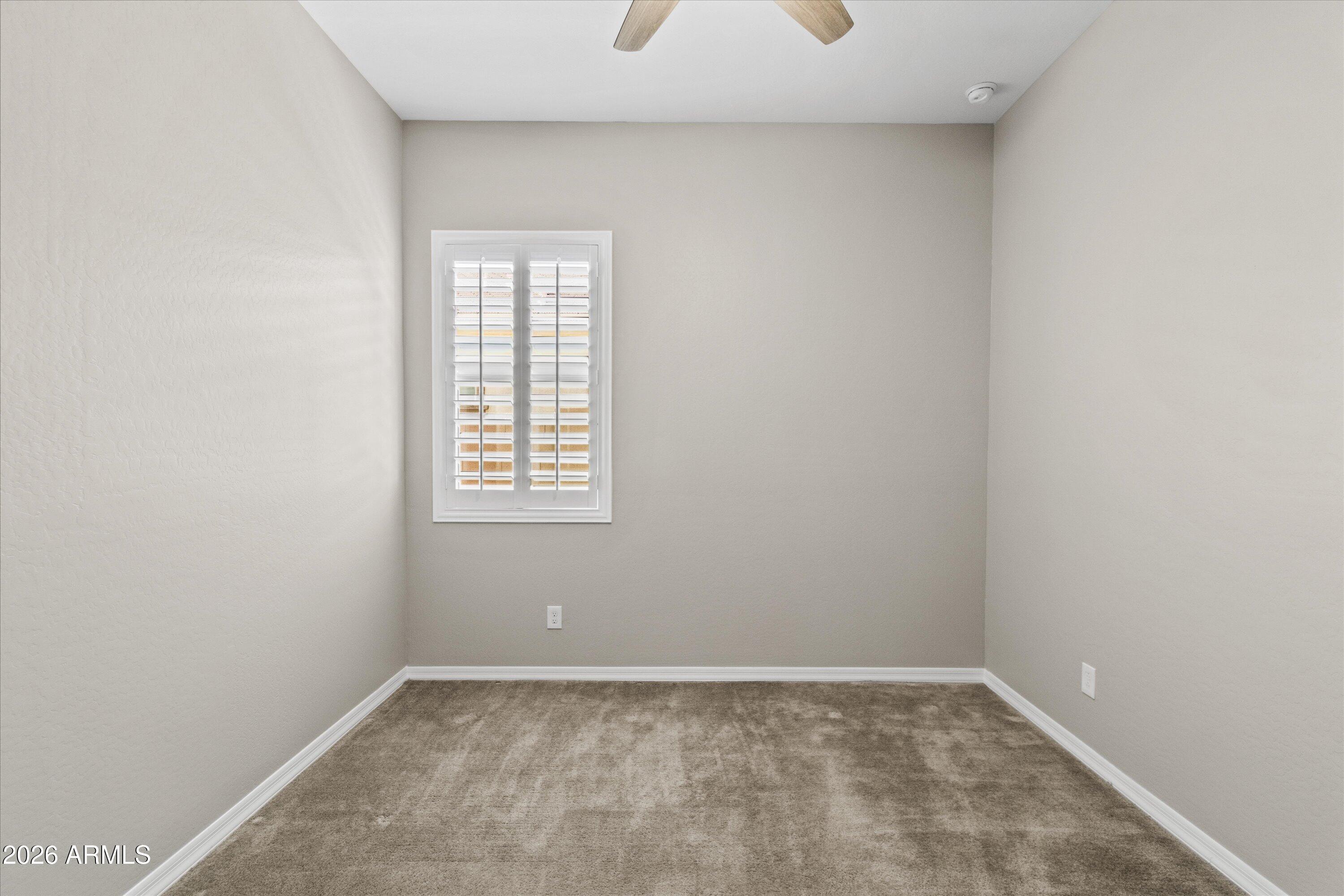 1073 E Holland Park Drive