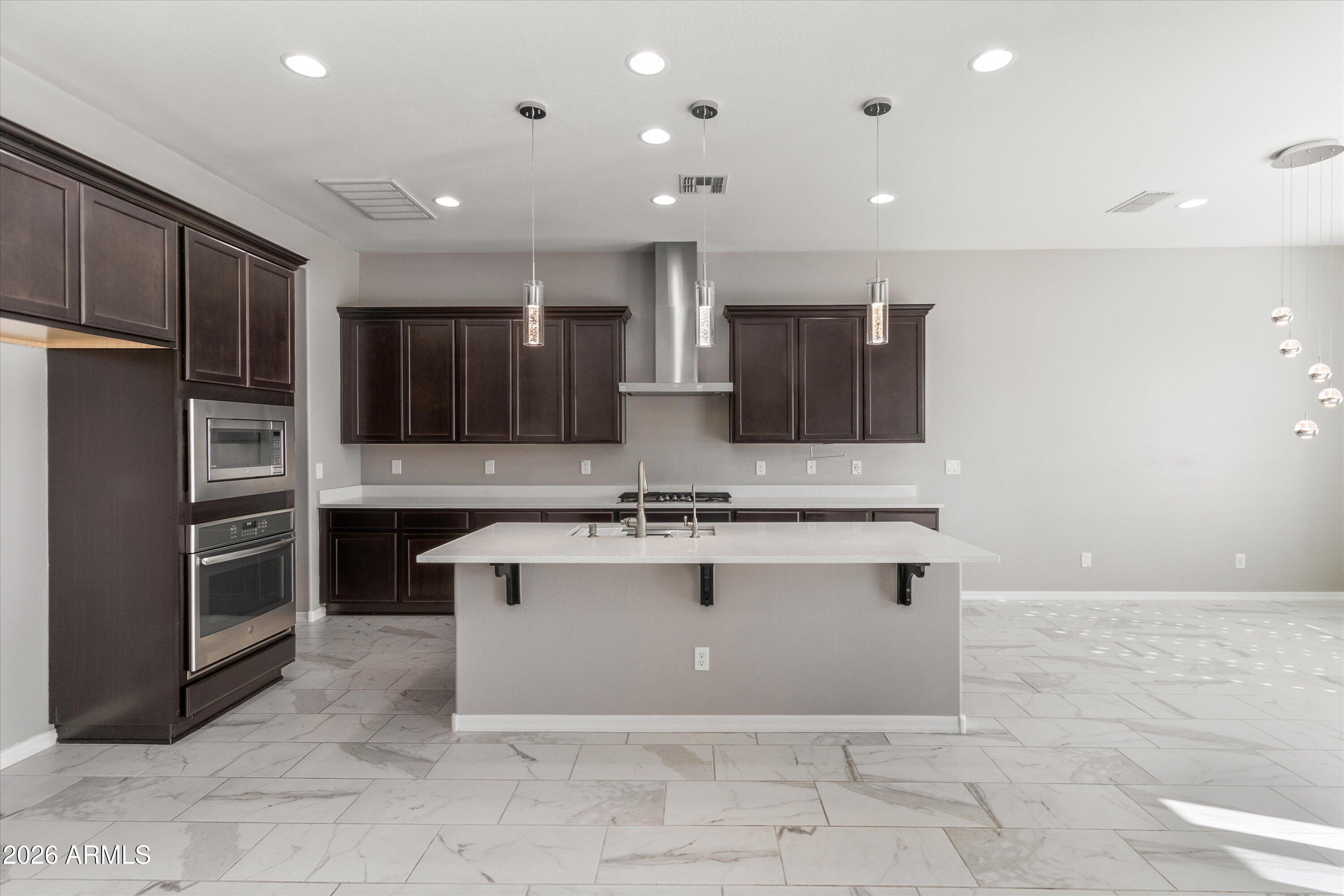 1073 E Holland Park Drive