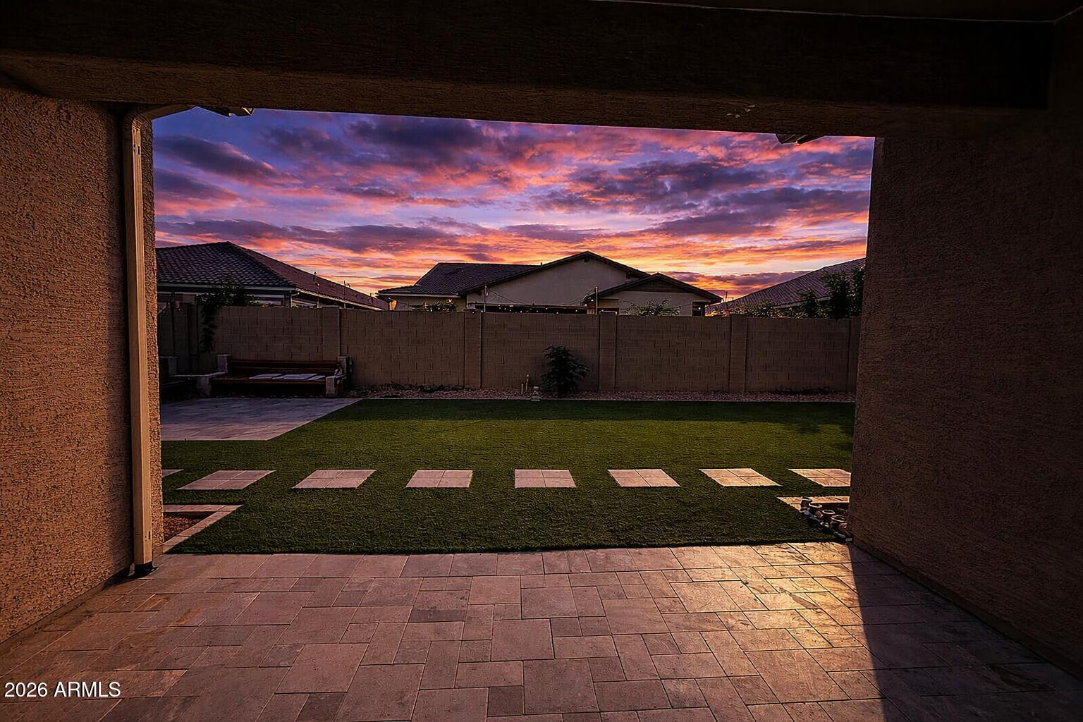 1073 E Holland Park Drive