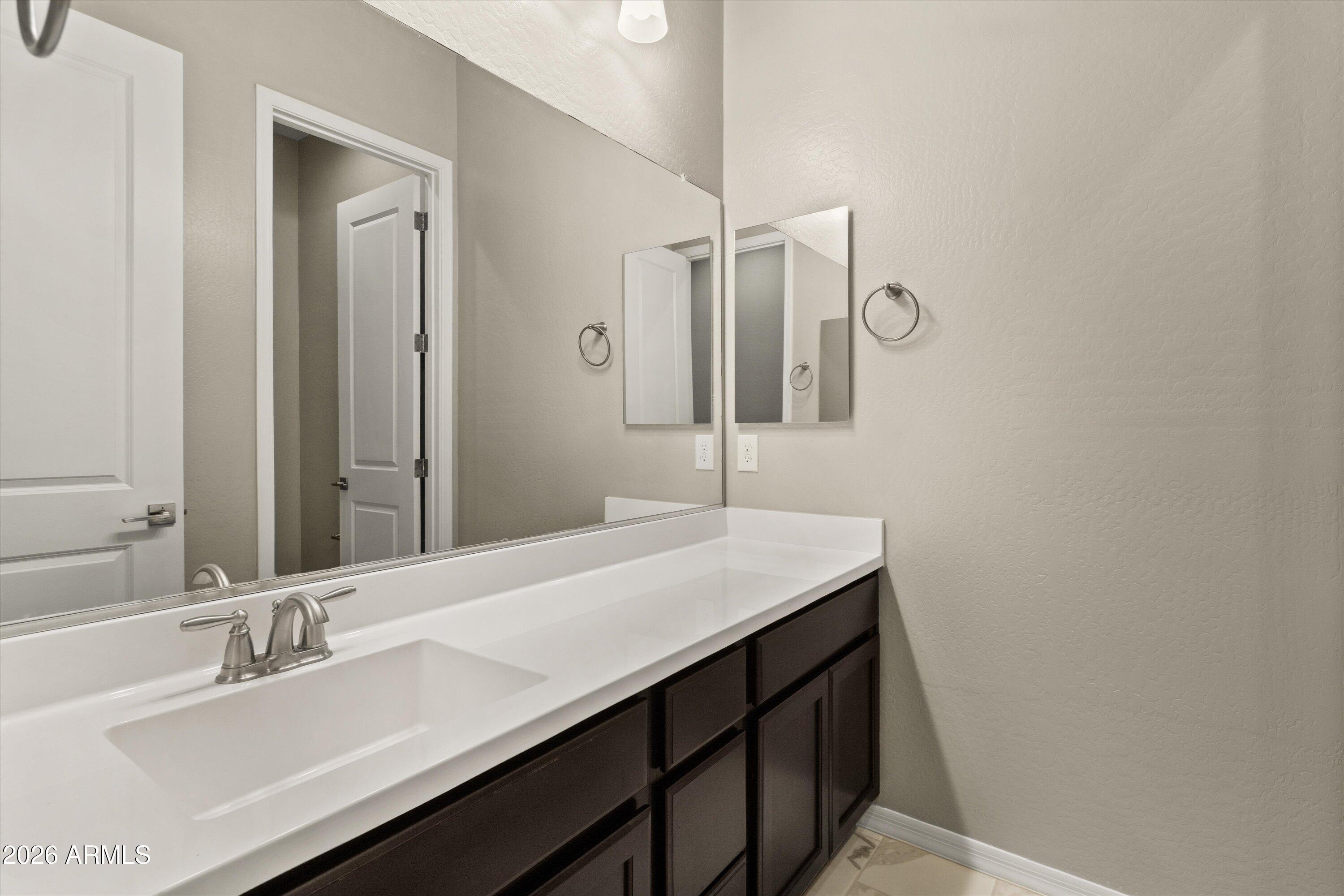 1073 E Holland Park Drive