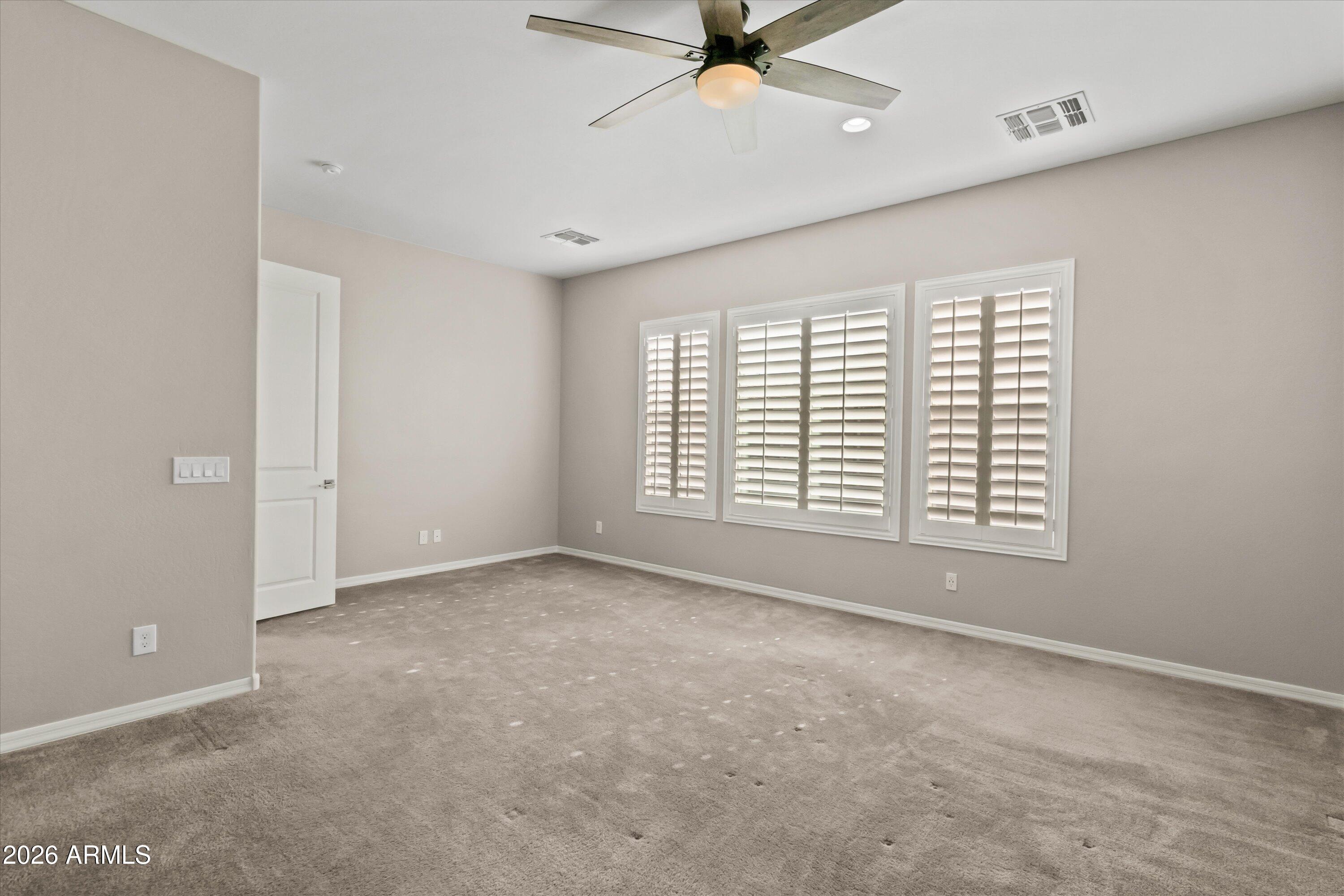 1073 E Holland Park Drive