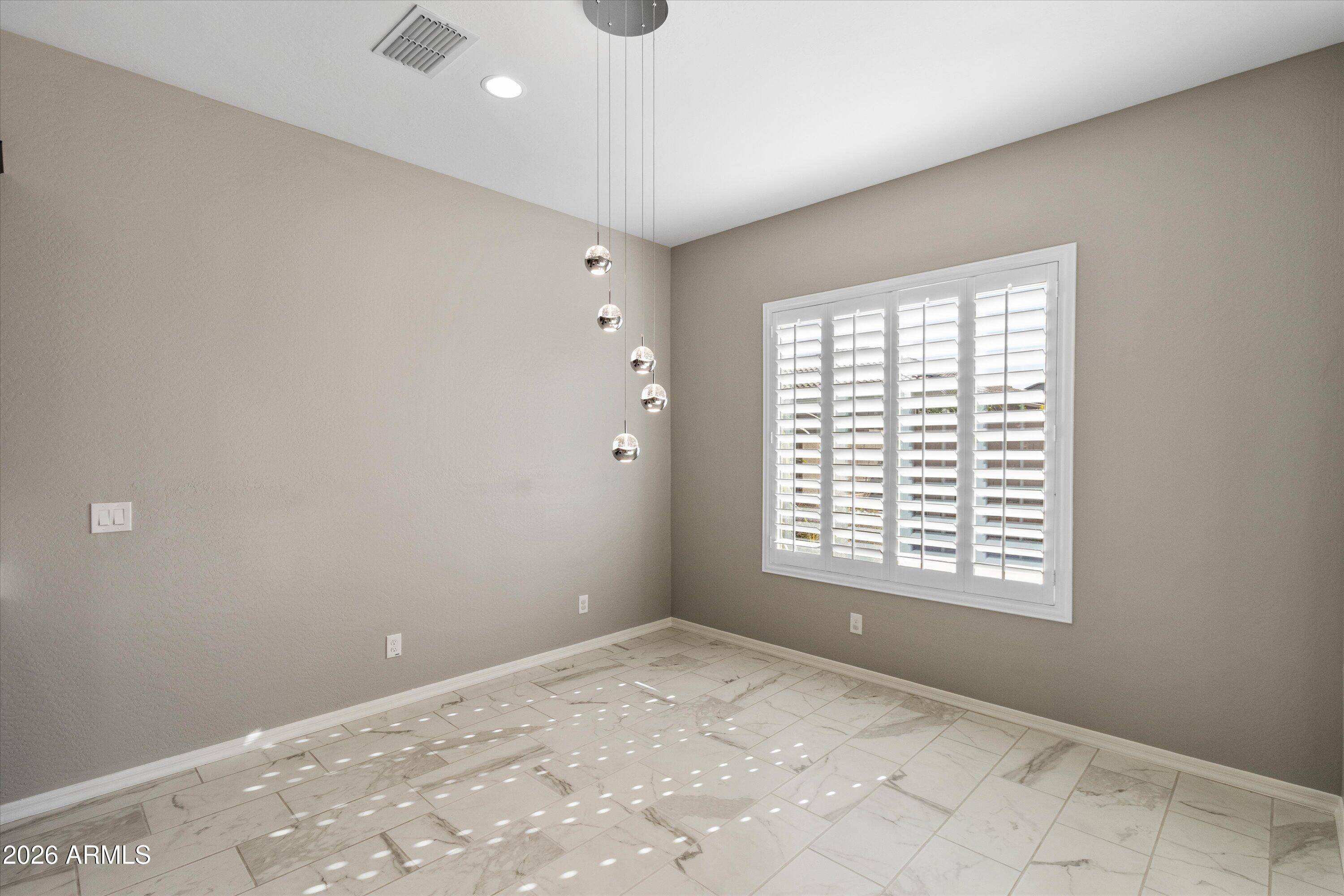 1073 E Holland Park Drive