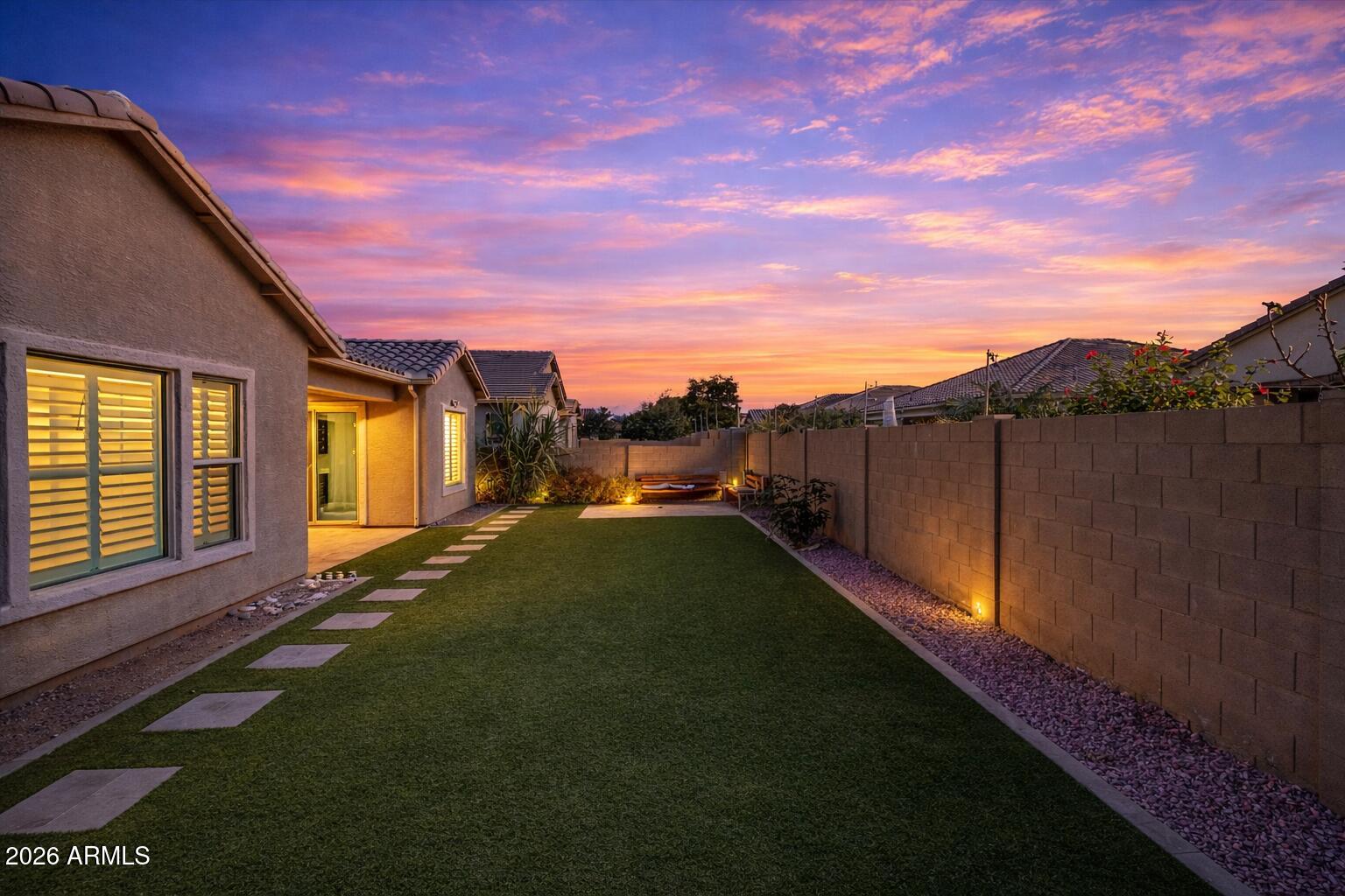 1073 E Holland Park Drive