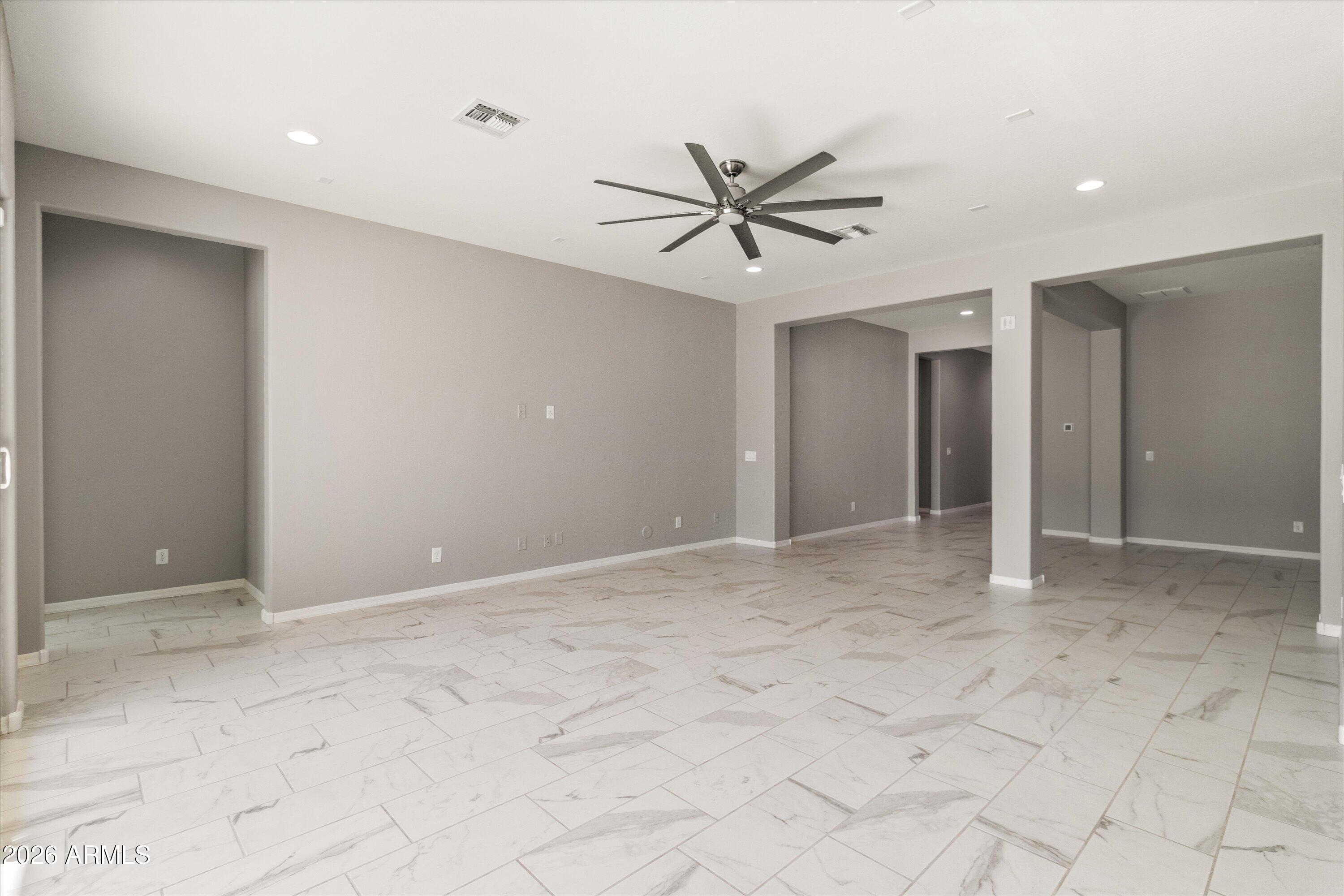 1073 E Holland Park Drive