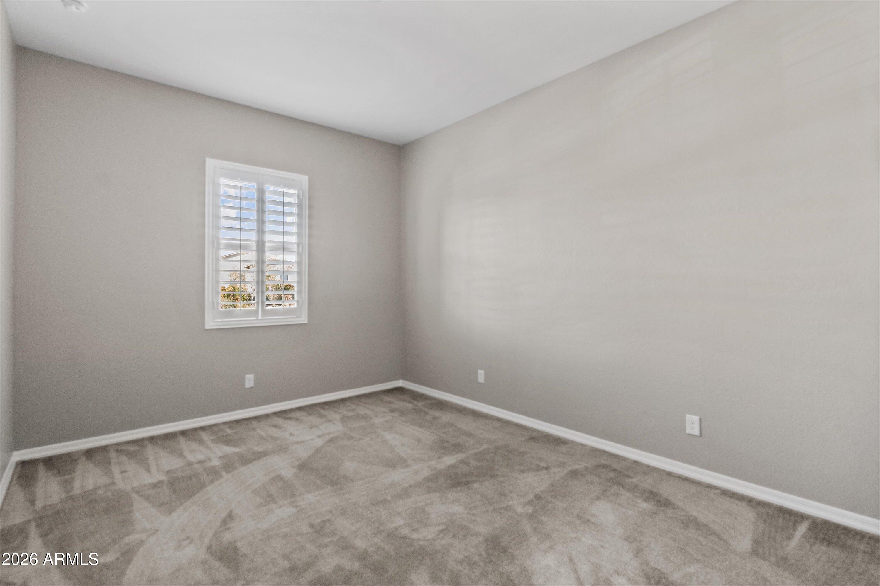 1073 E Holland Park Drive