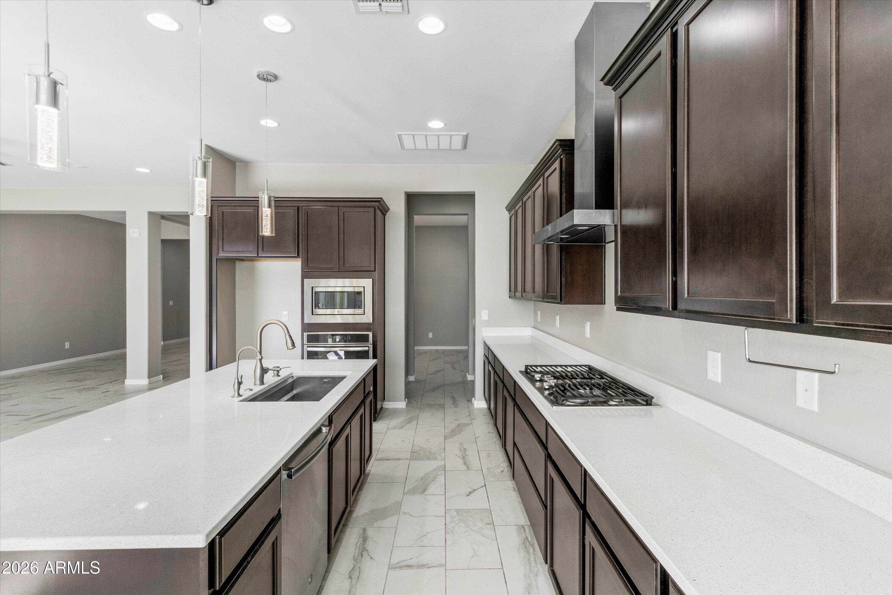 1073 E Holland Park Drive